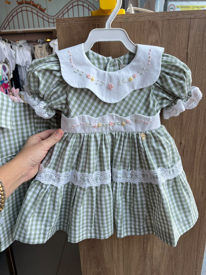 VESTIDO MANGA CURTA XADREZ NATAL COM RENDA FLORES BORDADAS E PÉROLAS MENINA LUI BAMBINI