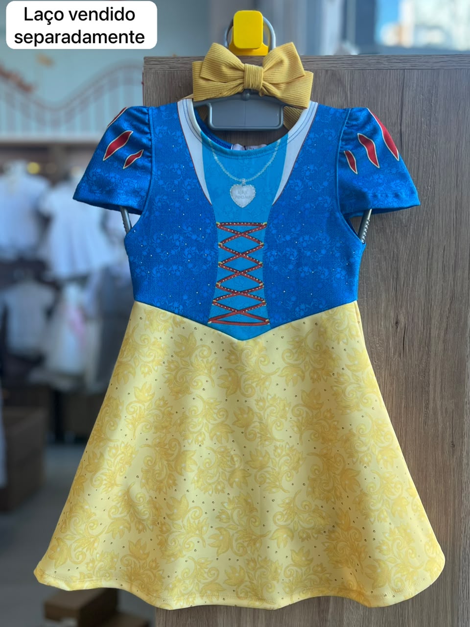 vitrinecor:Amarelo:019f7ad9-ca52-7650-9f96-40c0a002ff36.jpg