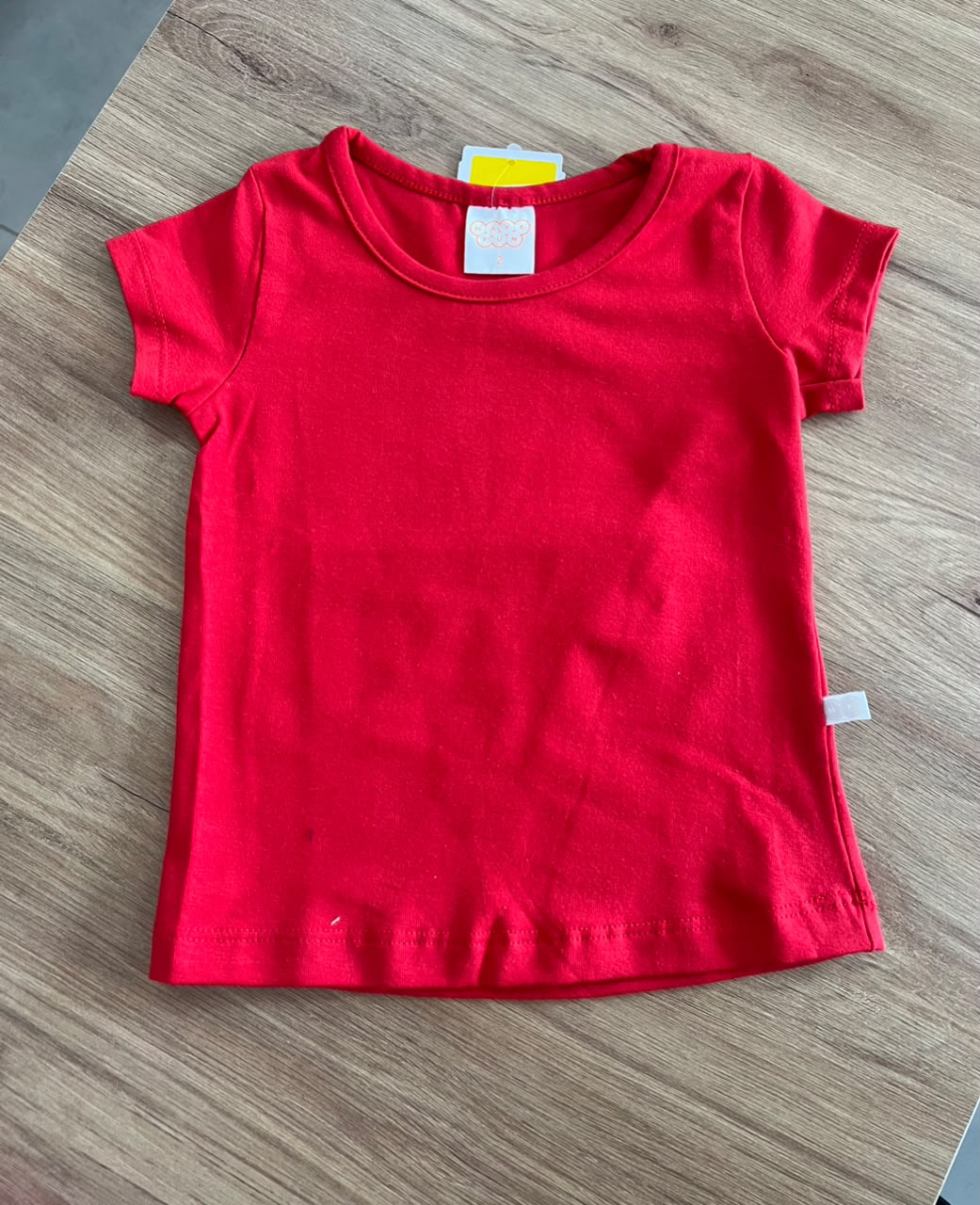 lbcor:Vermelho:019fc34b-9879-7931-a7d4-502414bdb59a.jpg