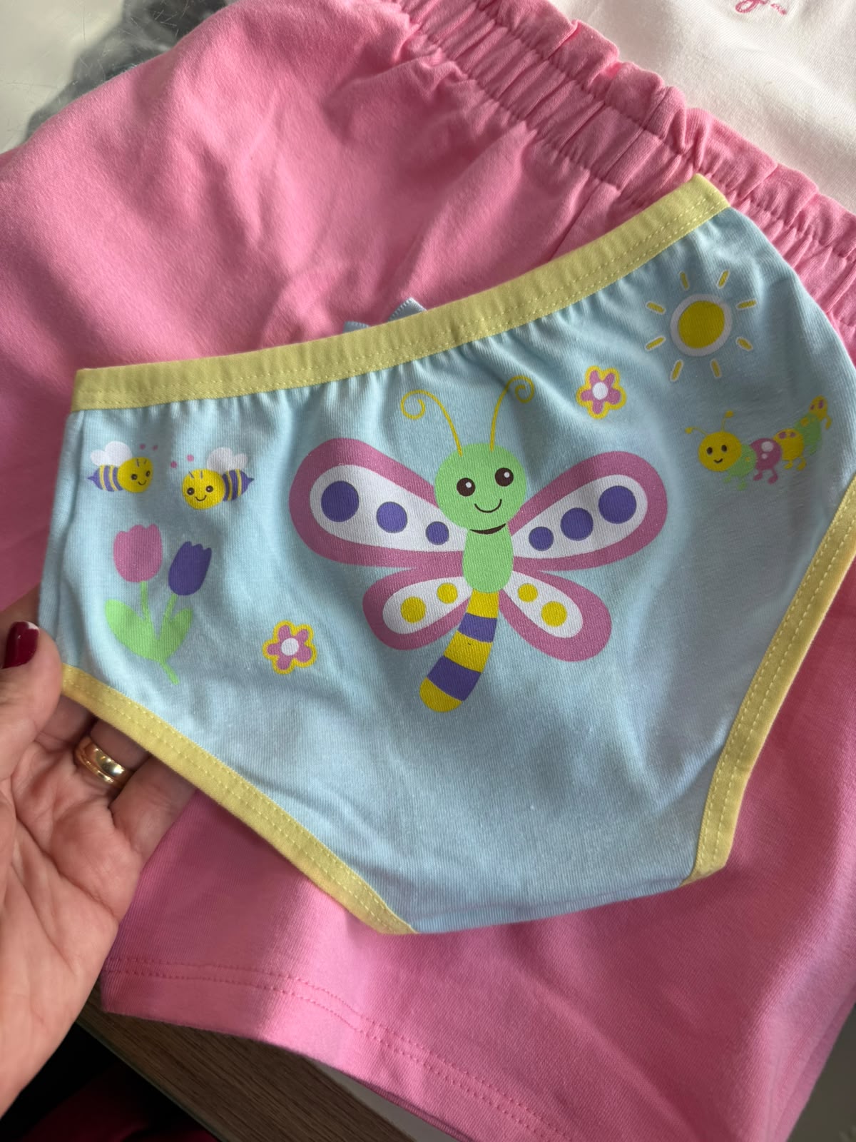 lbcor:AZUL/AMARELO:019feb3c-8e3b-7a20-8f39-61037df91243.jpg