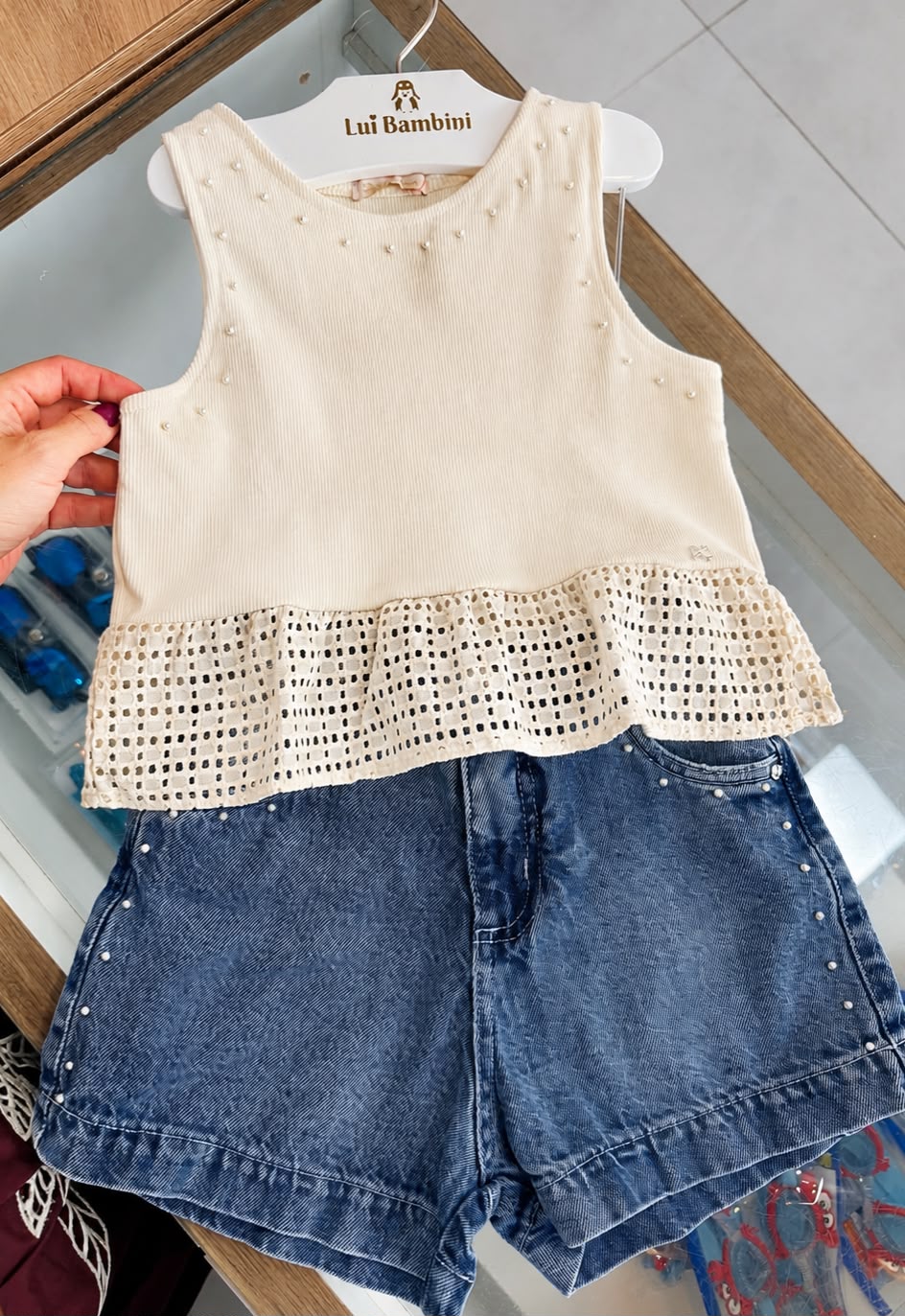 lbcor:CREME/JEANS:019ff1d9-eb3f-7953-82bc-24a65571b171.jpg