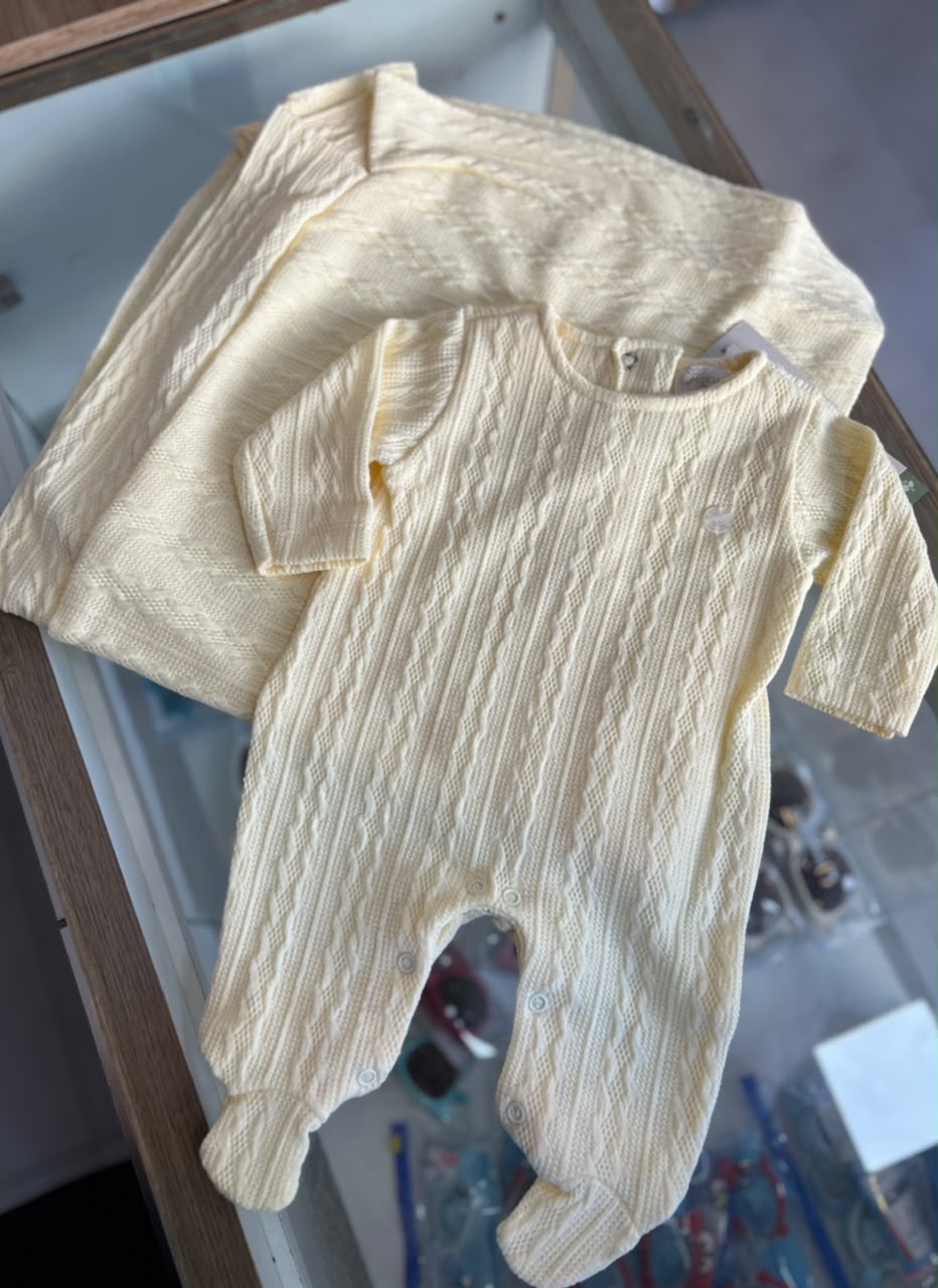 lbcor:Amarelo:019ffa60-f5d3-7a81-9262-6d0781278fb2.jpg