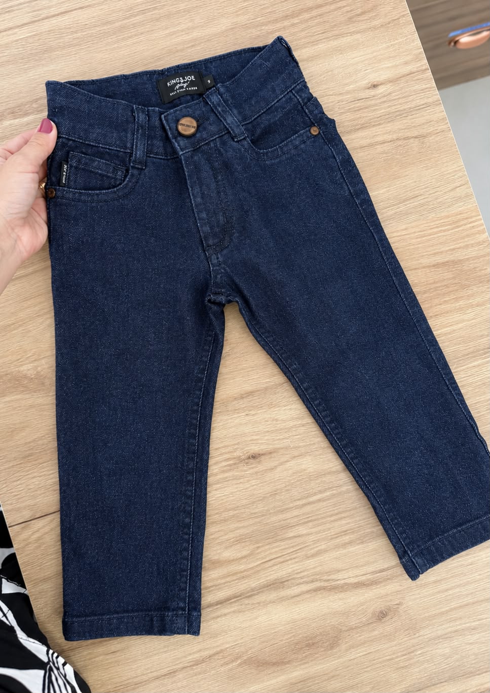 lbcor:JEANS ESCURO:01a00064-f4b0-7fc0-a9e0-782ed3348aad.jpg