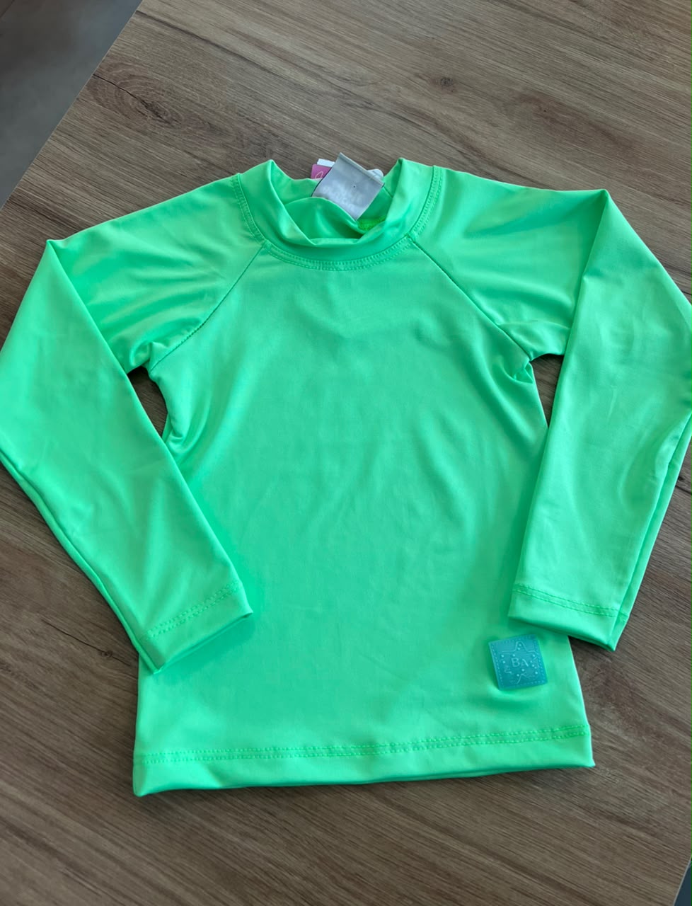 lbcor:VERDE NEON:01a01ee3-13ce-7323-abca-aa8101032289.jpg