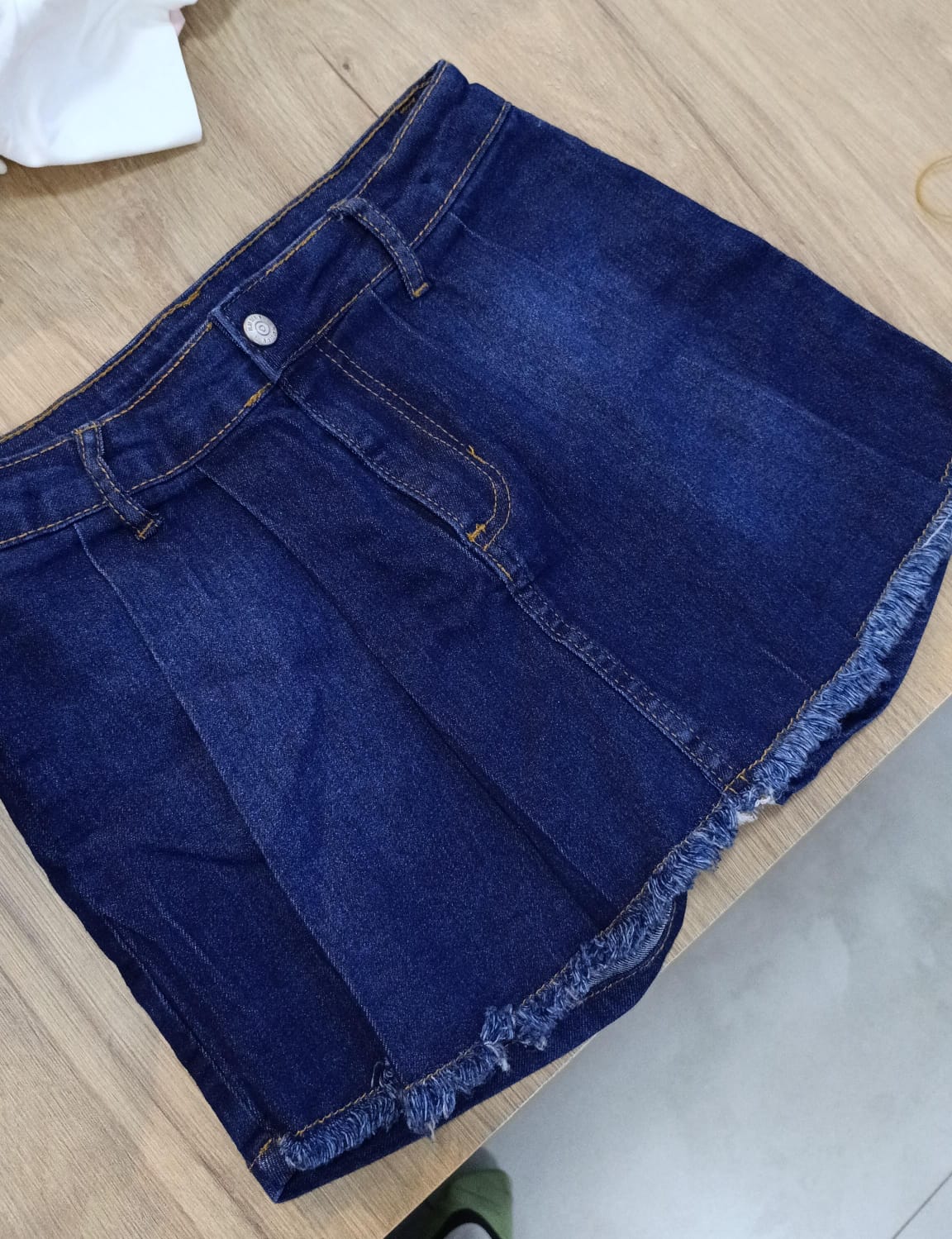 lbcor:JEANS:01a03018-04b2-7133-a855-4c36bcb92c36.jpg