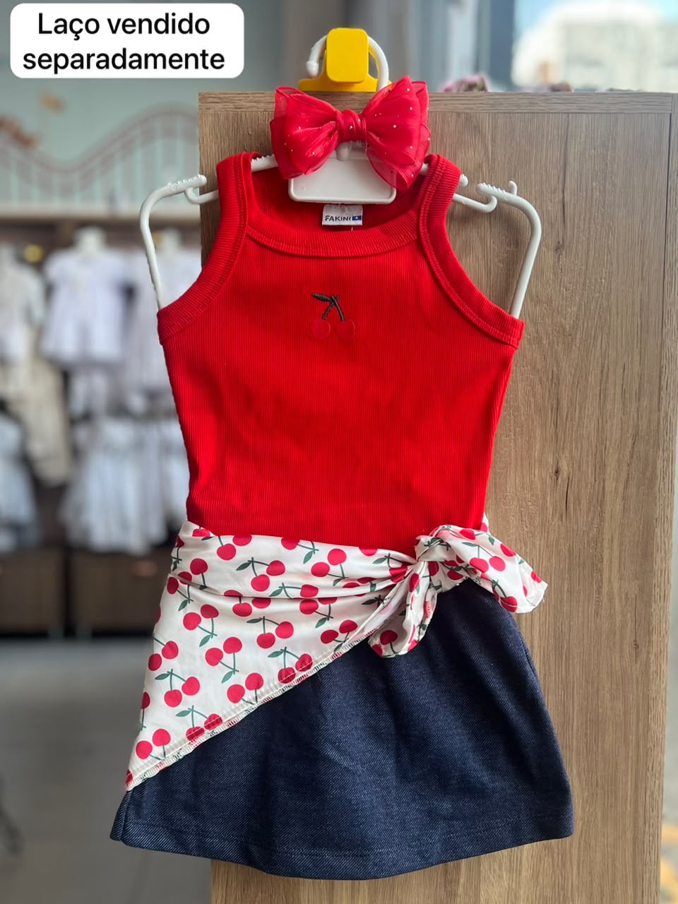 lbcor:Vermelho/Jeans:01a03f87-0f1c-7ec0-9772-fdd0e3e37682.jpg
