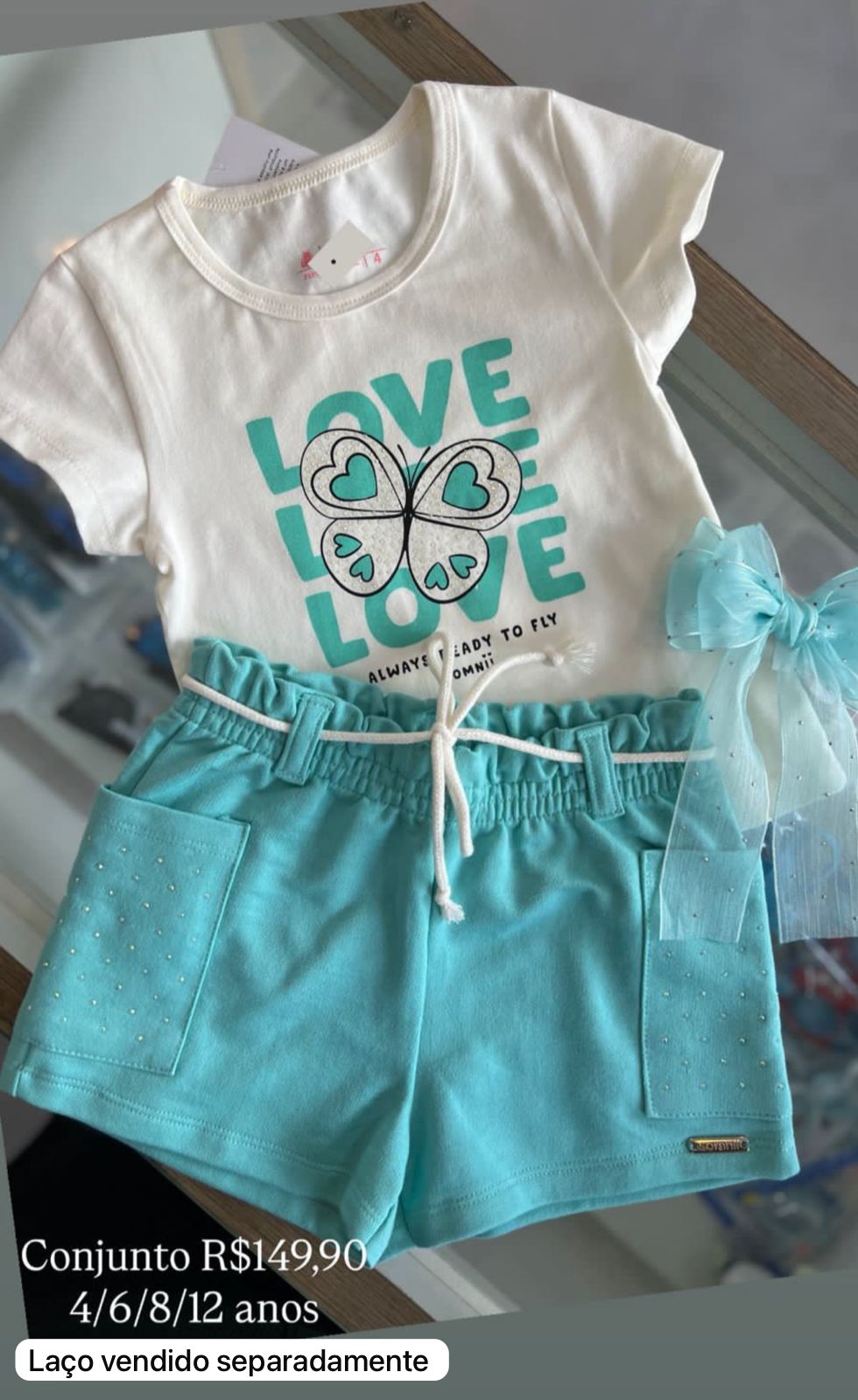 lbcor:CREME/VERDE:01a061e0-f671-7fd0-ac1a-1e42b4220c35.jpg