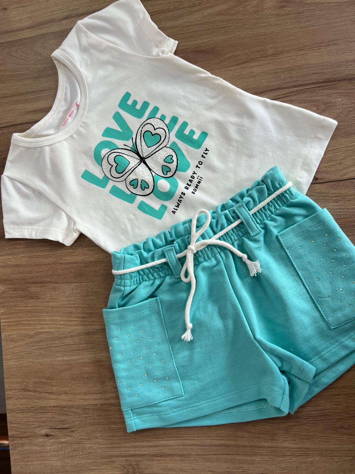 lbcor:CREME/VERDE:01a0694a-a0ec-7002-8d81-f3dfe95cf974.jpg