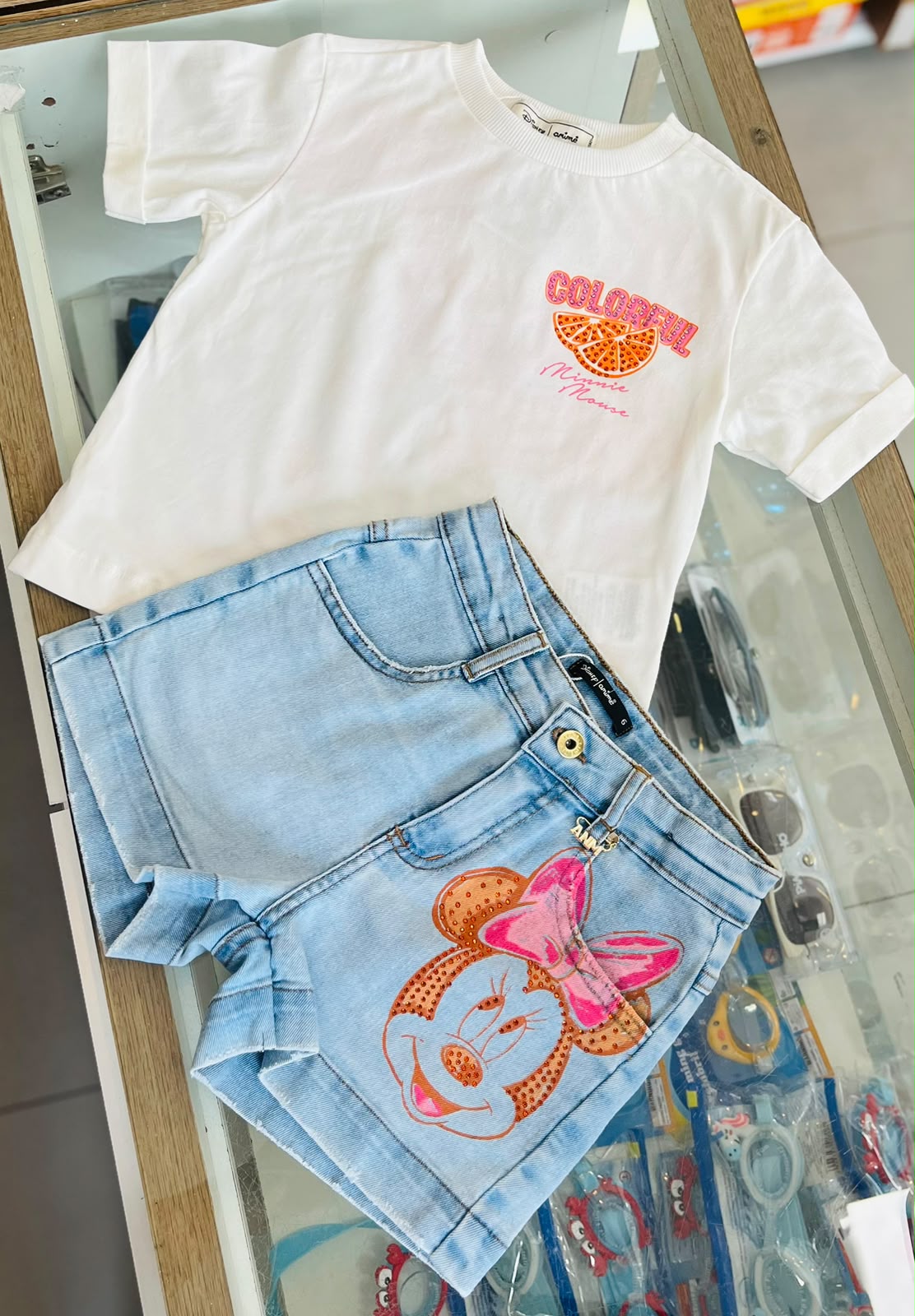 lbcor:OFF/JEANS:01a08274-3e0d-74f3-ba2e-f45d51d3ed2a.jpg