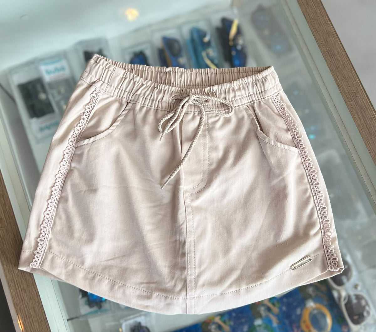 lbcor:CREME/BEGE:01a08cda-fa47-7200-b86b-0d1f8ef63eb8.jpg