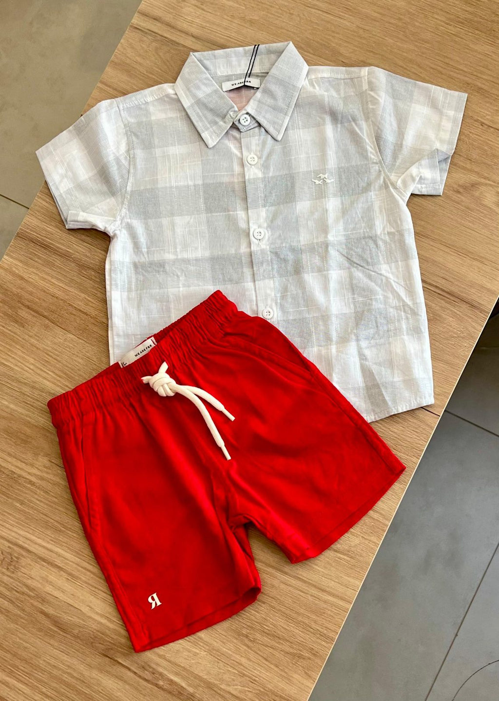 lbcor:CINZA/VERMELHO:01a0a0bc-e9b5-7cf2-8f5f-d7bae6964696.jpg