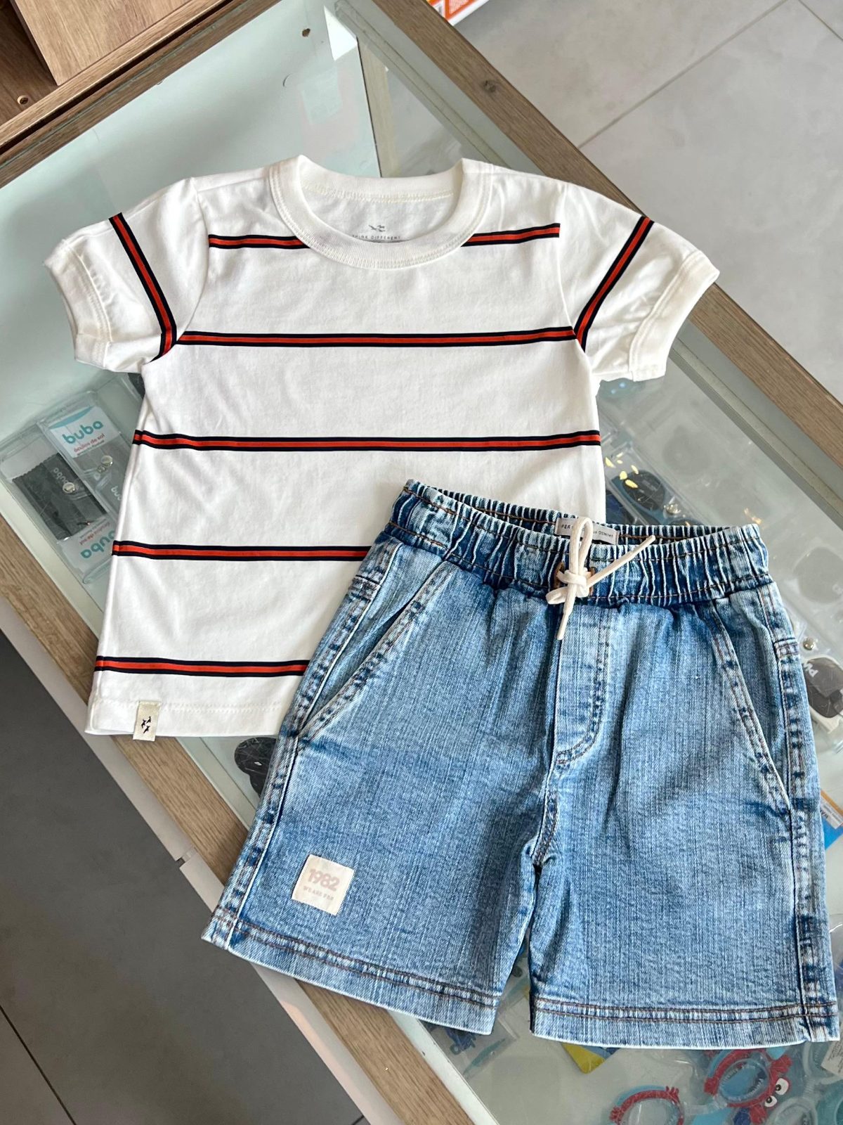 lbcor:OFF/JEANS:01a0a0c1-f857-7841-8ed0-b5c801f02ac4.jpg