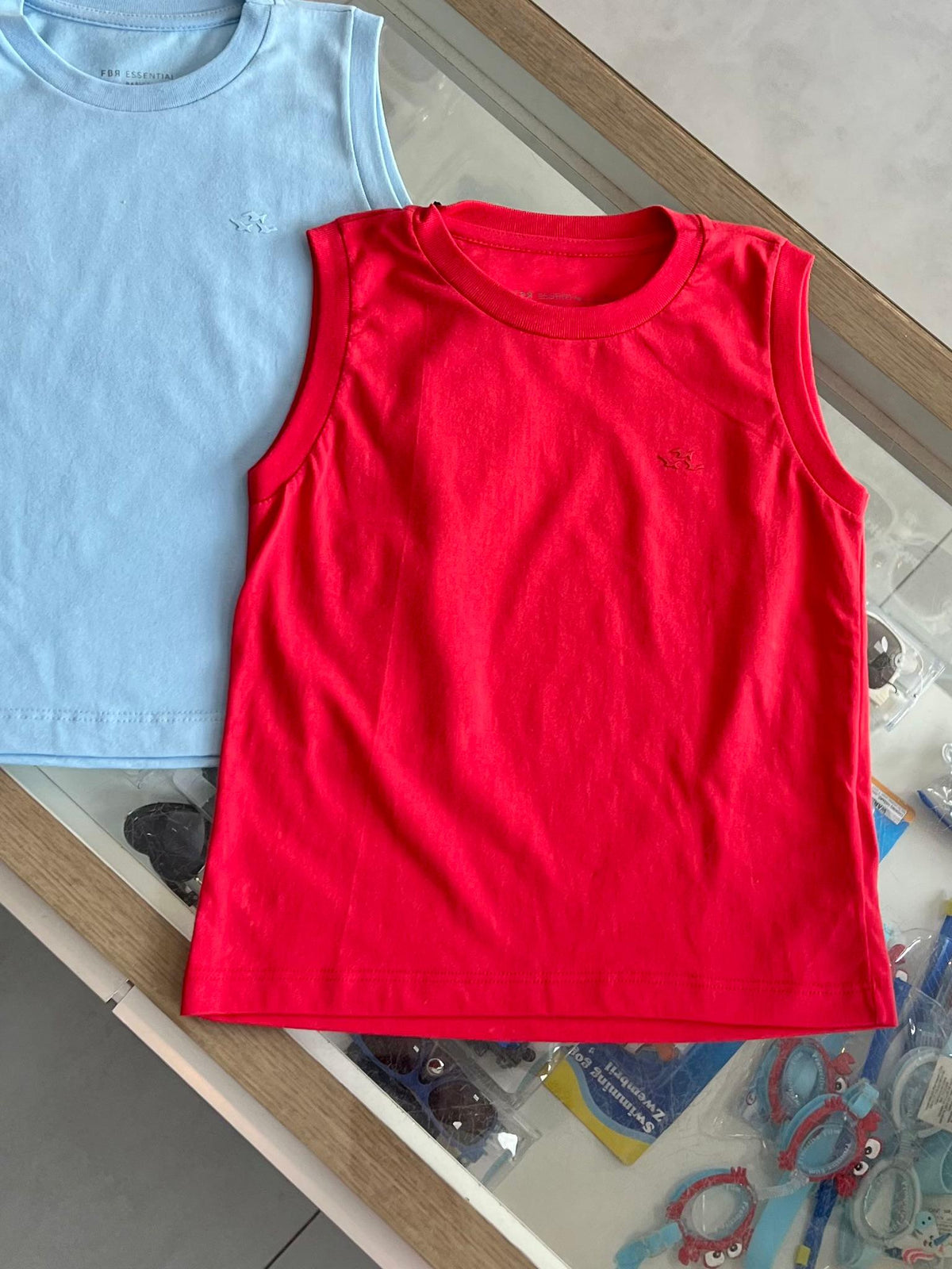 lbcor:Vermelho:01a0a0c3-8cf7-7011-b02a-a684d9c3c8b5.jpg