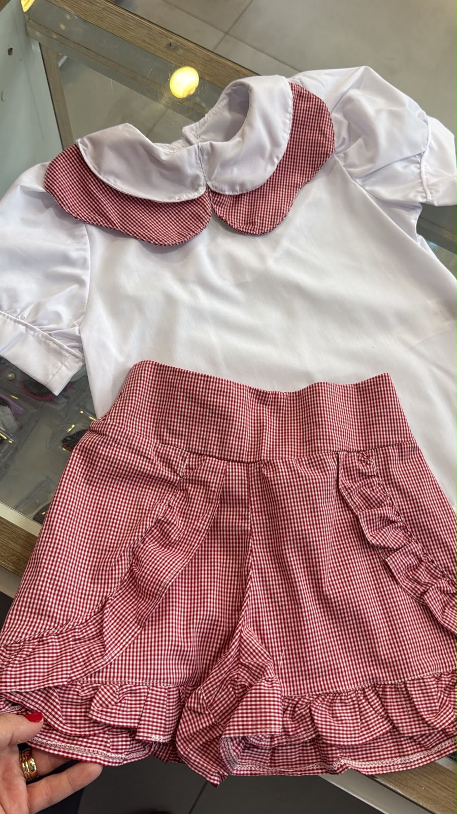 vitrinecor:BRANCO/VERMELHO:01a0fcc3-764a-7c81-a699-5f91b11c7d2a.jpg