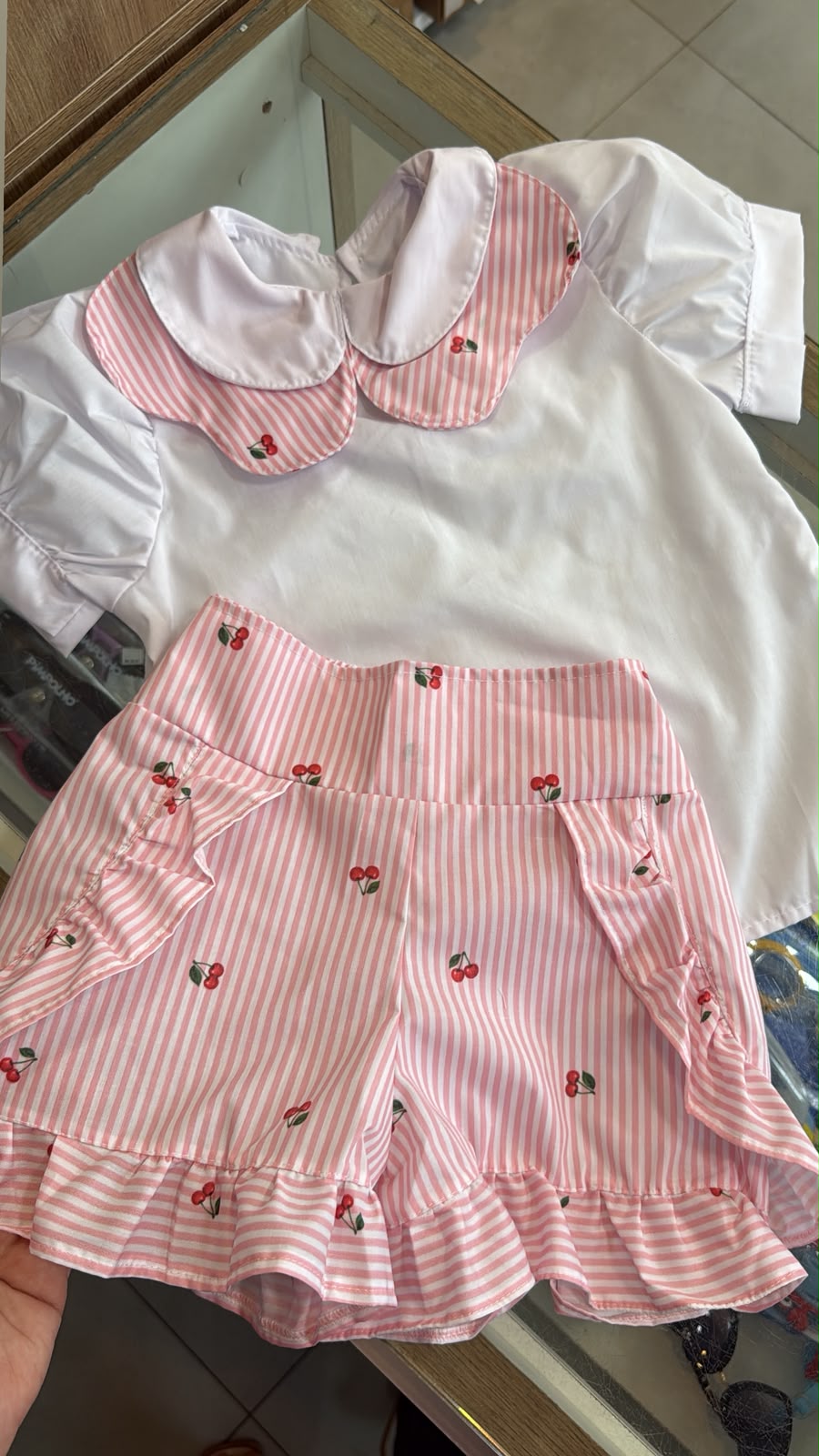 vitrinecor:BRANCO/ROSA:01a0fcc5-2e99-7163-bdae-175512a247b1.jpg