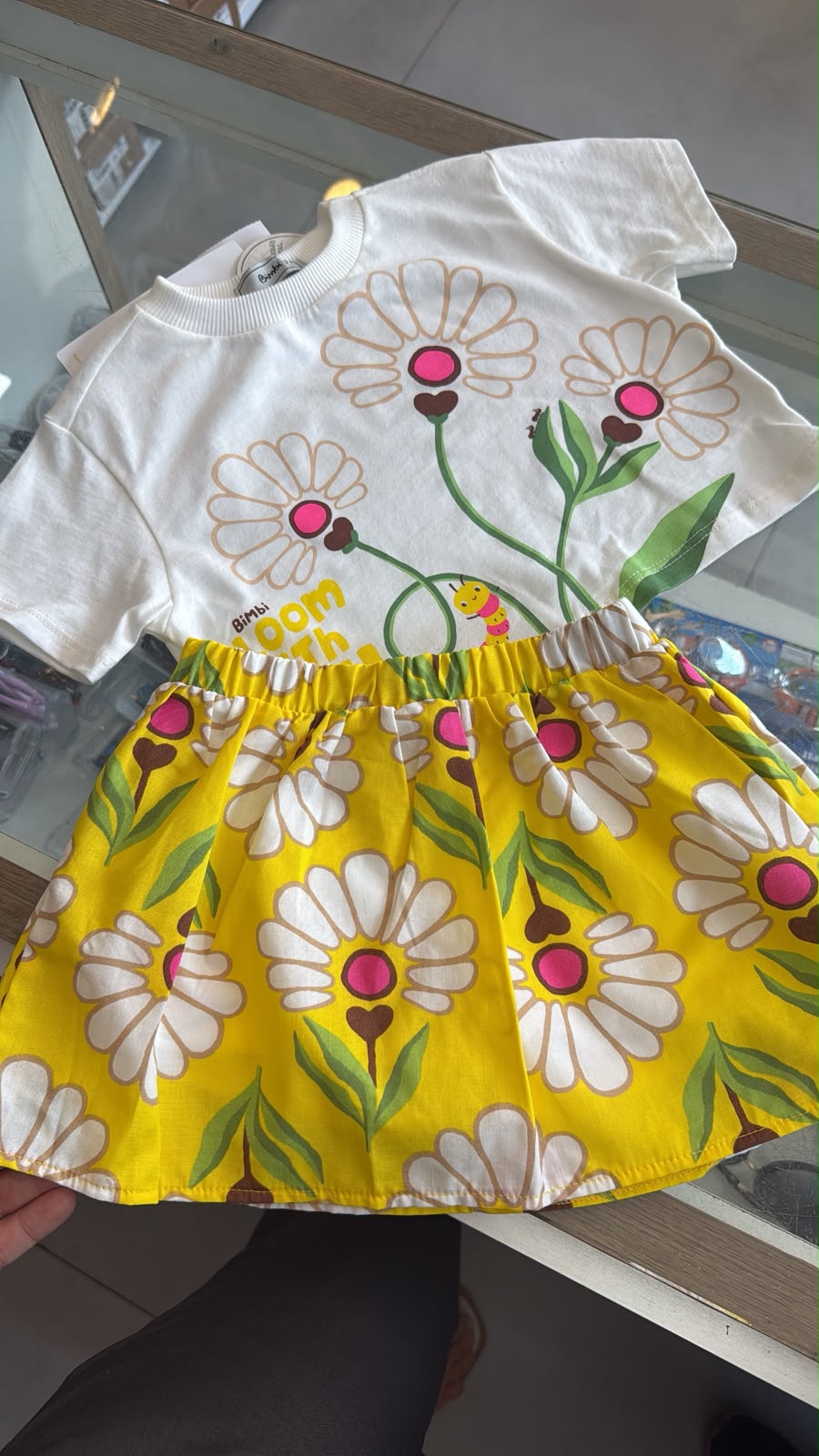 vitrinecor:OFF/AMARELO:01a0fce3-f583-7110-919f-f9abdfc3f323.jpg