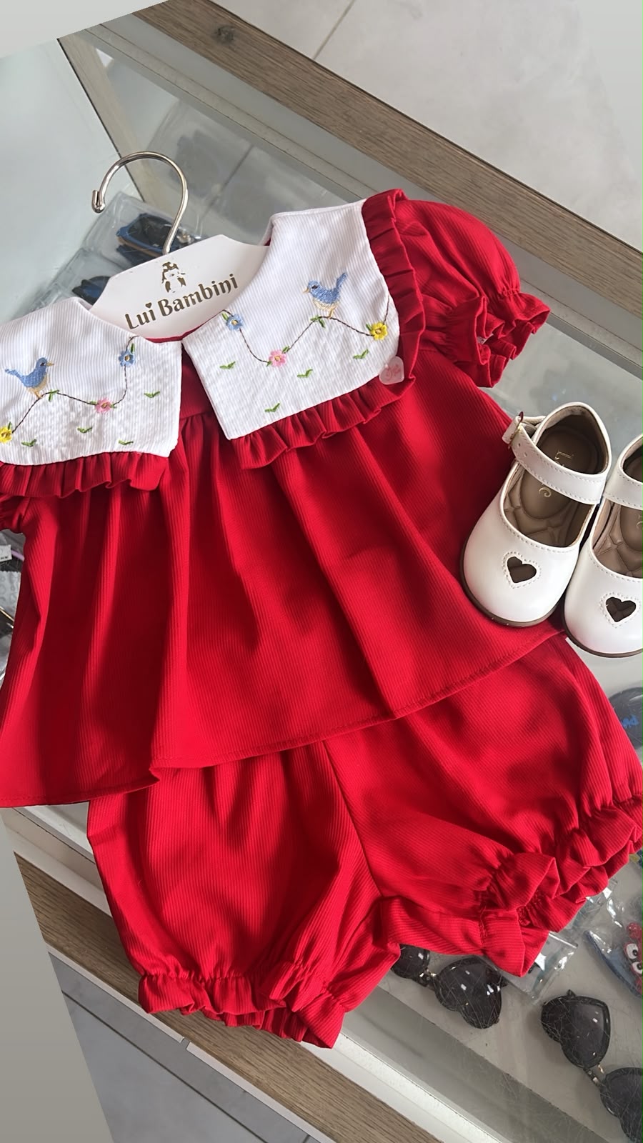 vitrinecor:Vermelho:01a11728-c07c-78c1-b5c3-596fc5b29e8e.jpg