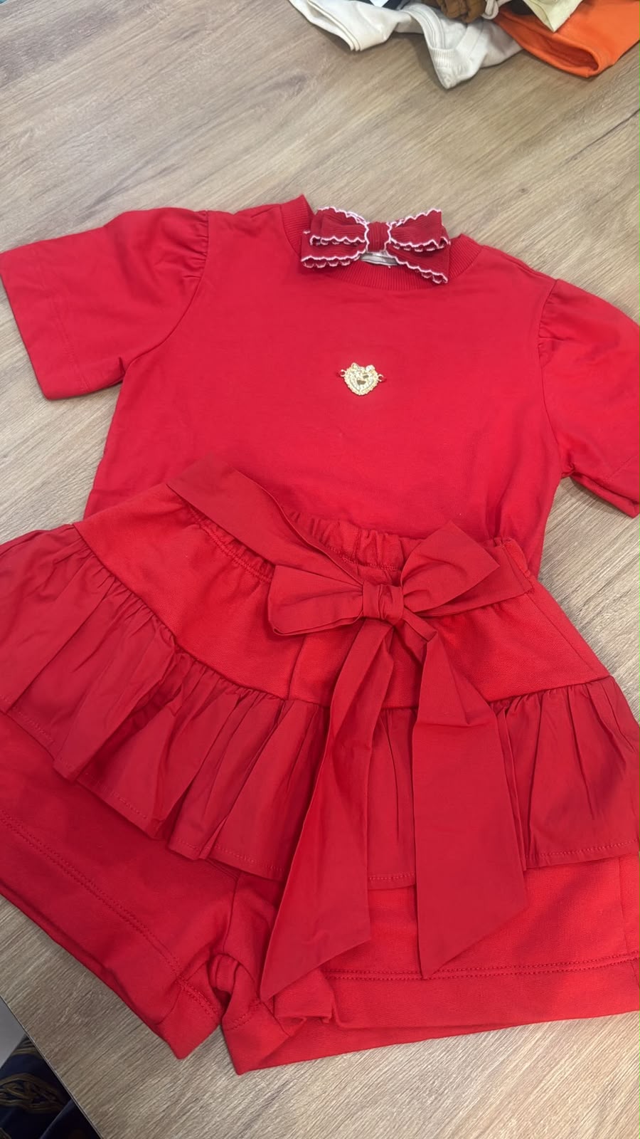 vitrinecor:Vermelho:01a1179e-9cdf-7c32-91f0-830a3b52ee57.jpg