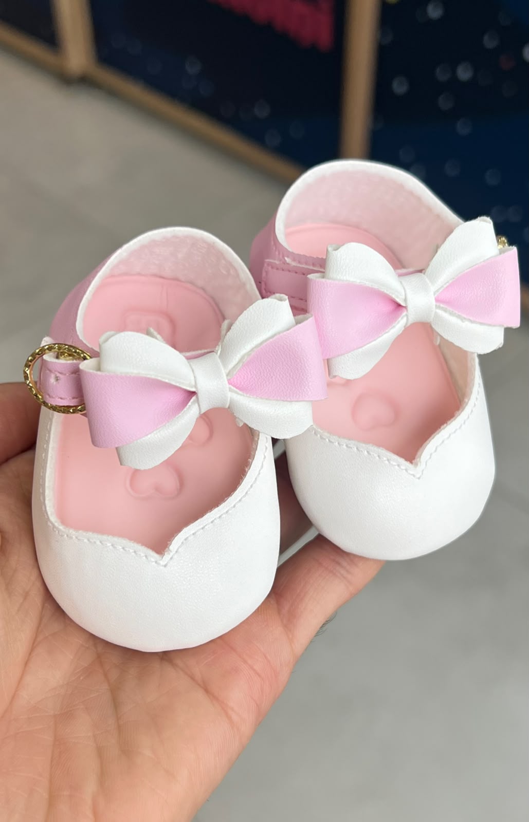 vitrinecor:ROSA/BRANCO:01a117aa-9ce0-7201-8ddf-7509aedecacf.jpg