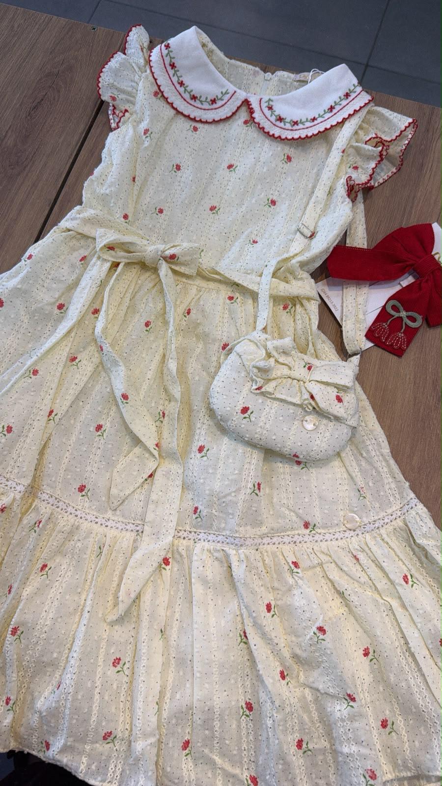 vitrinecor:CREME:01a120e9-086e-7011-9762-65de365f360c.jpg