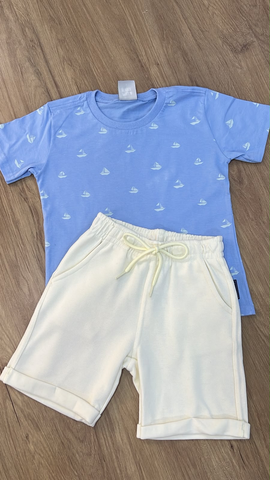 vitrinecor:Azul/Creme:01a16513-32e1-7b72-a79e-5edc01e23130.jpg