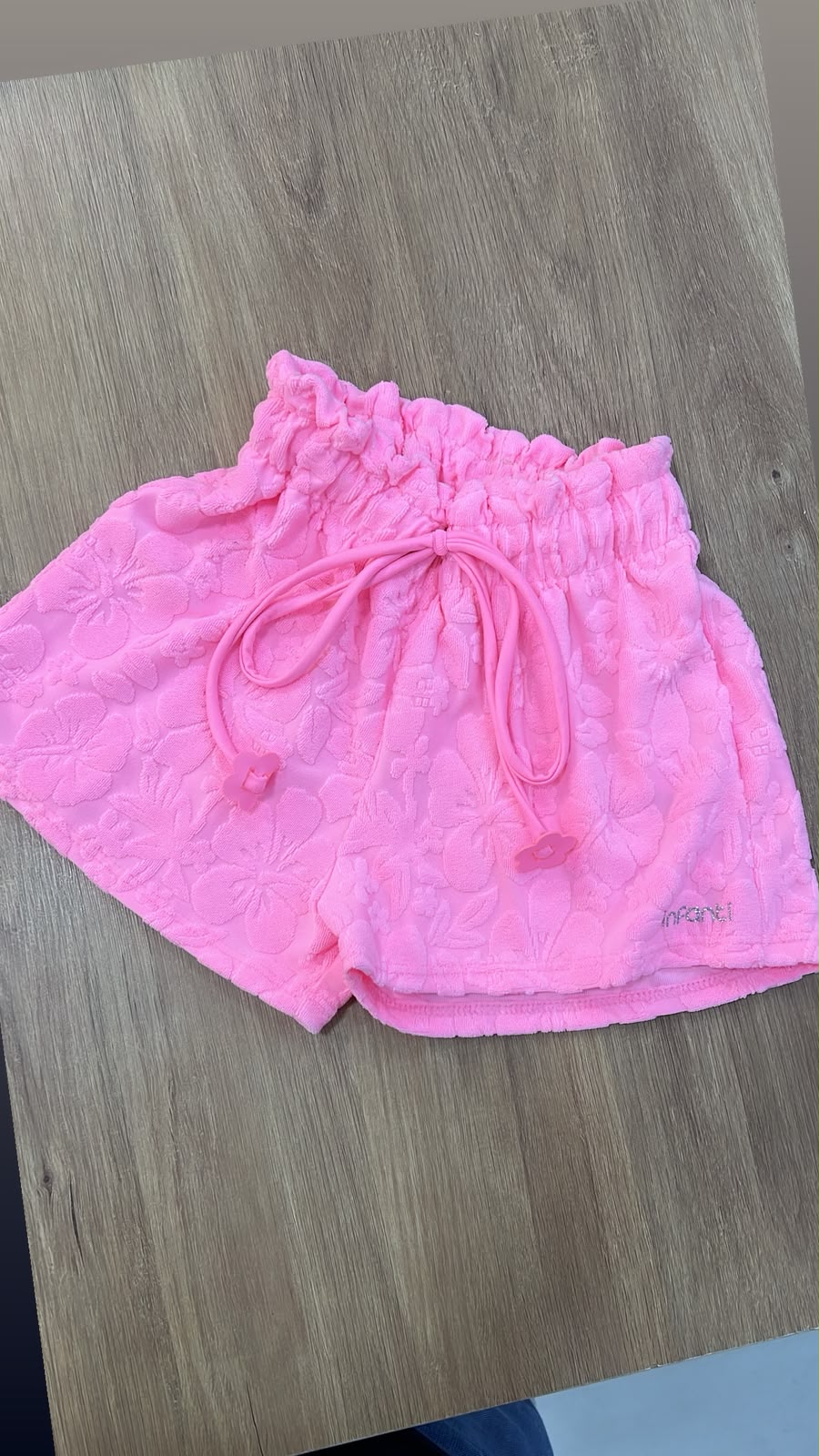 vitrinecor:ROSA NEON:01a1651e-3b88-7c10-b1be-52a79a76d169.jpg