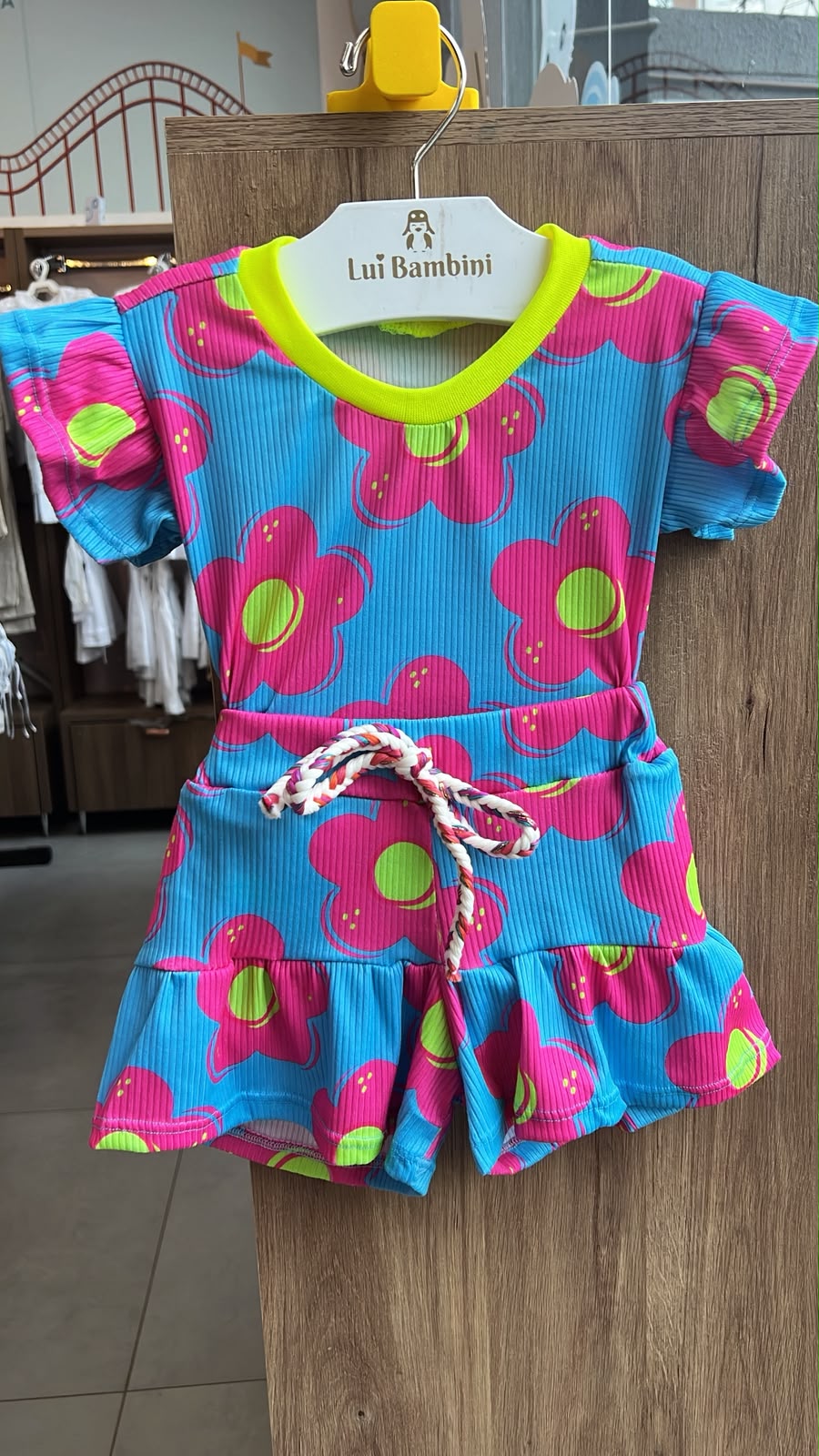 vitrinecor:AZUL/PINK:01a1655e-b38f-7da2-a886-4ccc9d7eccbe.jpg