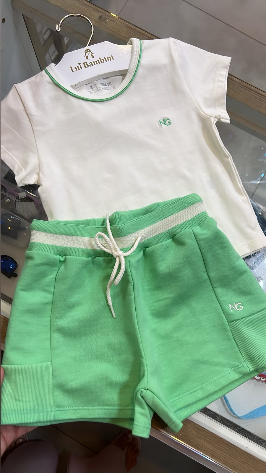 vitrinecor:CREME/VERDE:01a183be-c1a7-74c3-bb06-f8e912ccea47.jpg
