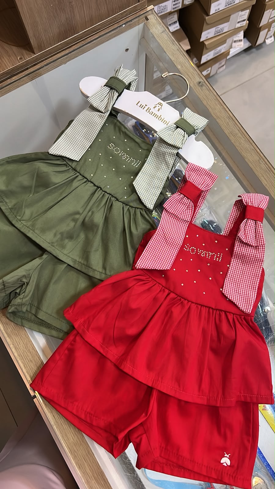 vitrinecor:OFF/VERMELHO:01a183c9-d2e3-7691-bd06-e9206e710d81.jpg