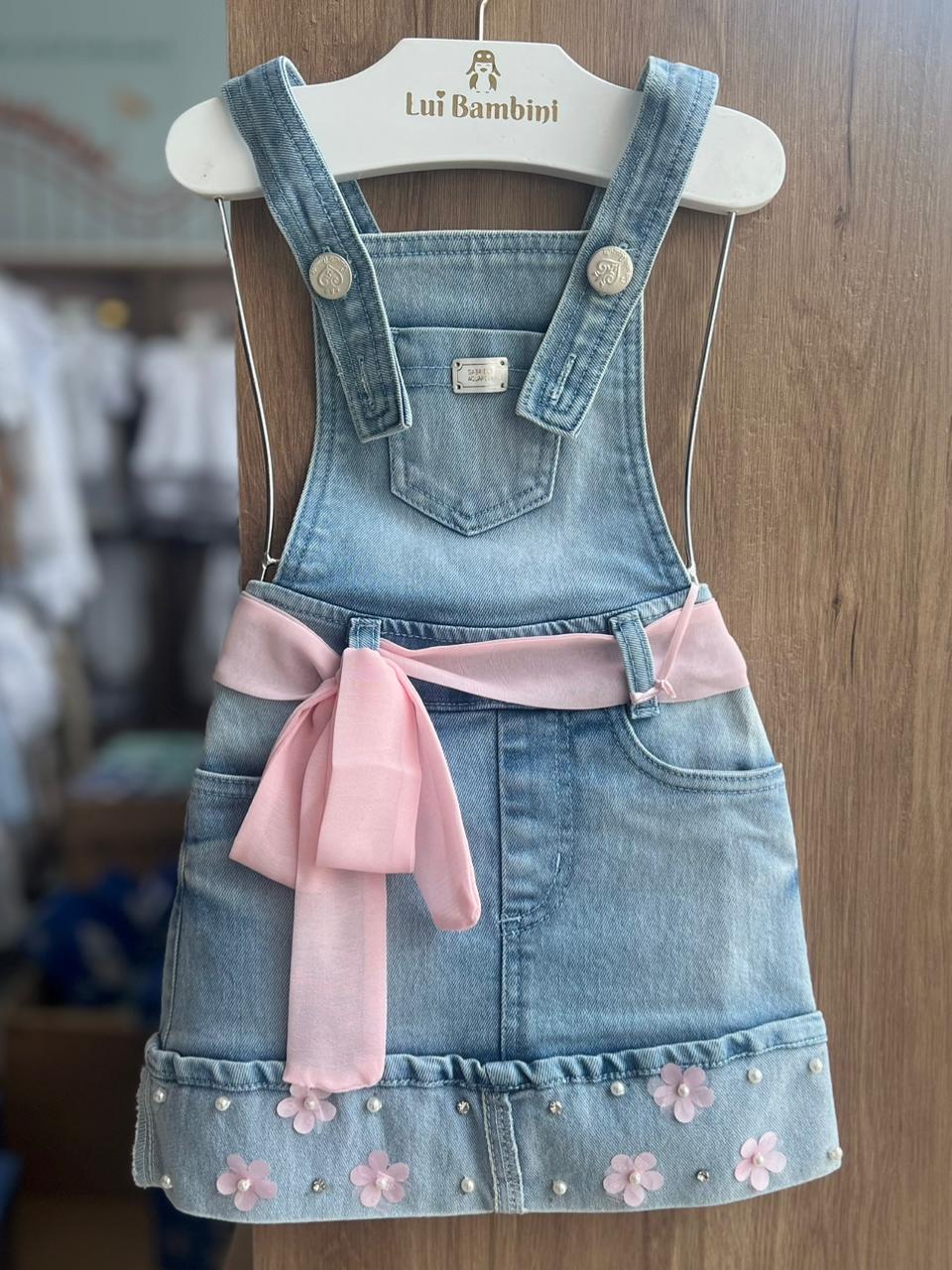 JARDINEIRA SALOPETE JEANS ALÇA BOTÕES BOLSO AMARRAÇÃO TULE MENINA GABRIELA AQUARELA - JEANS