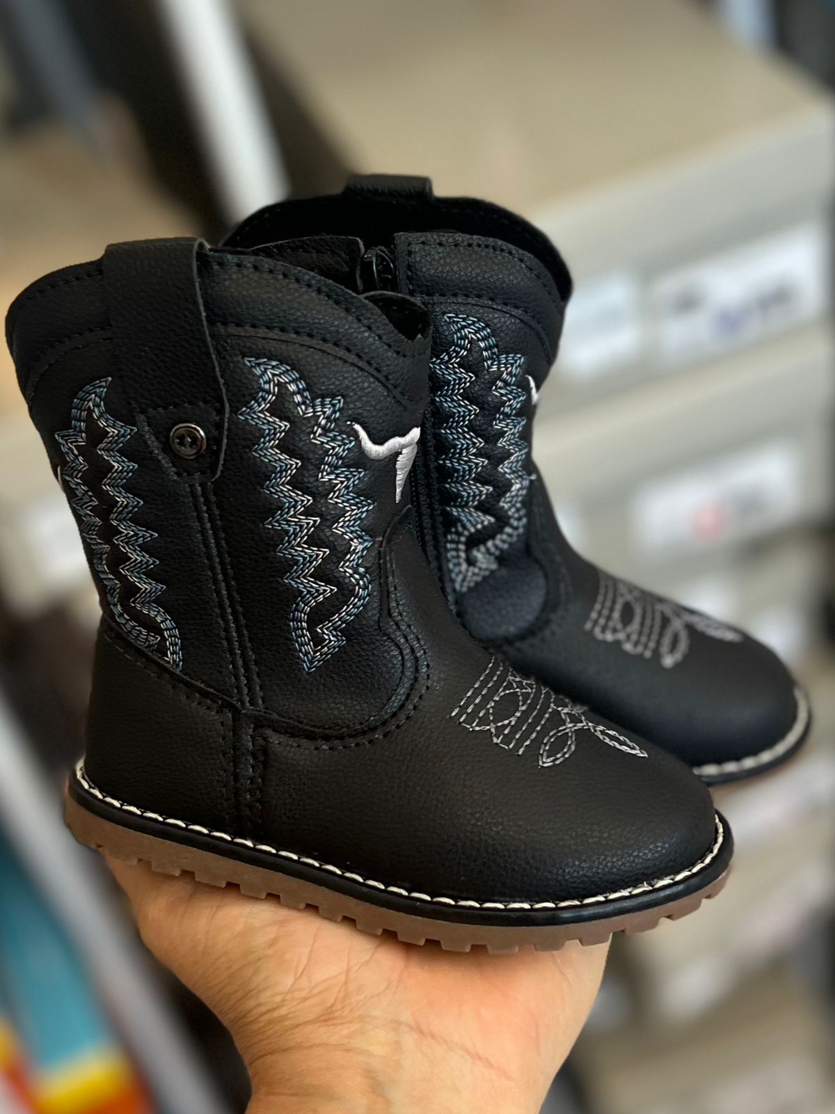 BOTA TEXANA BORDADO TOURO ZÍPER MENINO XUÁ XUÁ - PRETO