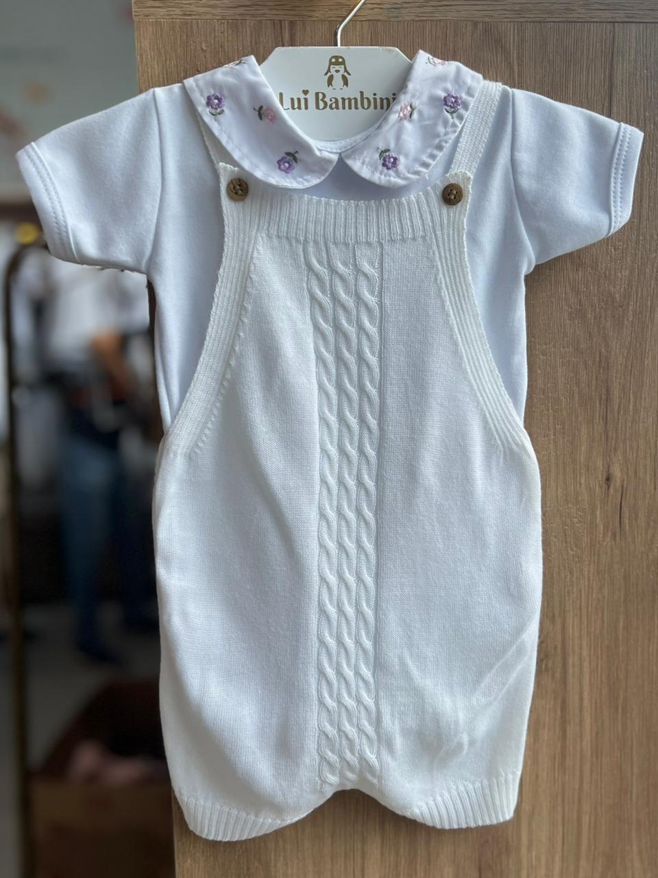 CONJUNTO BODY MANGA CURTA E JARDINEIRA EM TRICÔ GOLA FLORES BORDADAS MENINA LUI BAMBINI - BRANCO/LILÁS