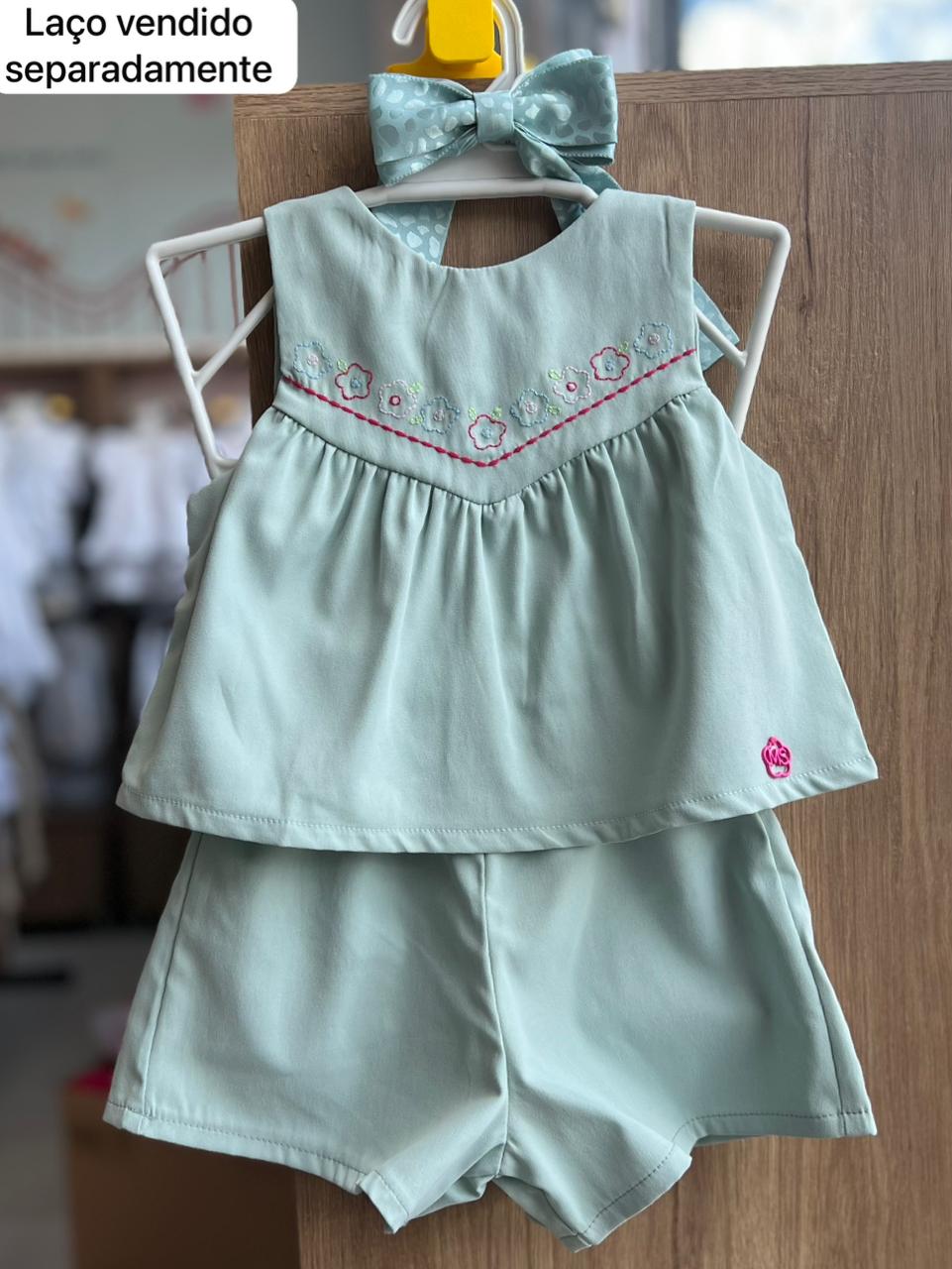 CONJUNTO BLUSA MANGA CURTA BORDADO FLORES E SHORT MENINA MON SUCRÉ - VERDE
