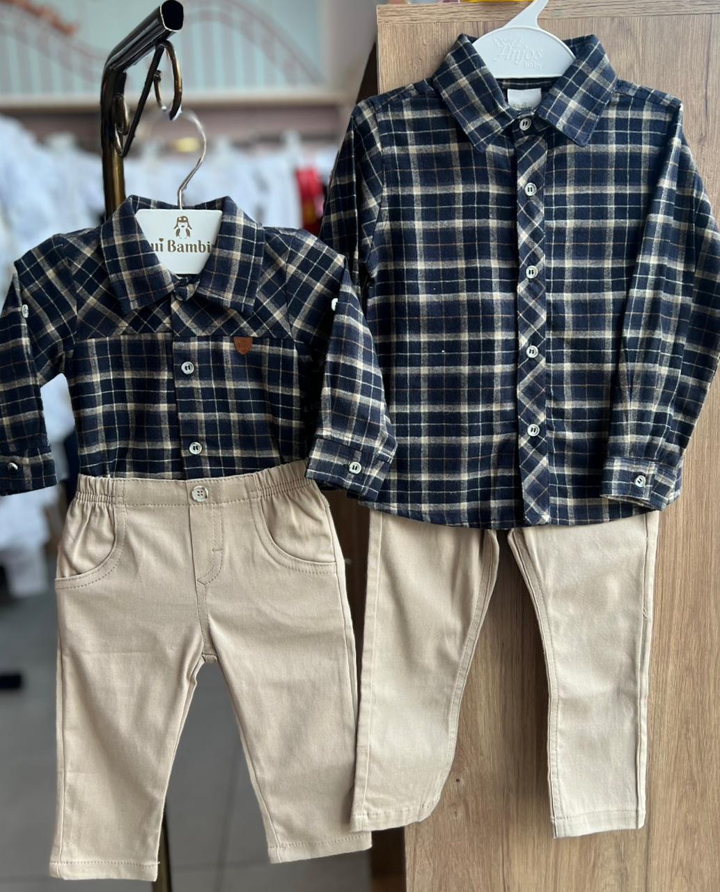 CONJUNTO BODY MANGA LONGA XADREZ BOTÕES E CALÇA SARJA MENINO ANJOS BABY