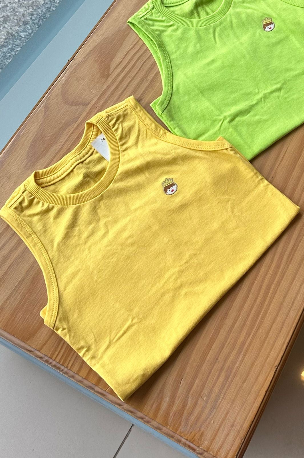 CAMISETA REGATA EM MALHA GOLA REDONDA REI MENINO LUI BAMBINI
