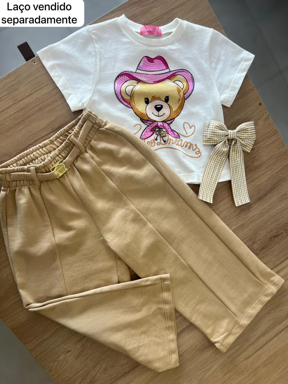 CONJUNTO BLUSA MANGA CURTA STRASS CHAPEU URSO BOIADEIRA STRASS E CALÇA MENINA MOMI - OFF/BEGE