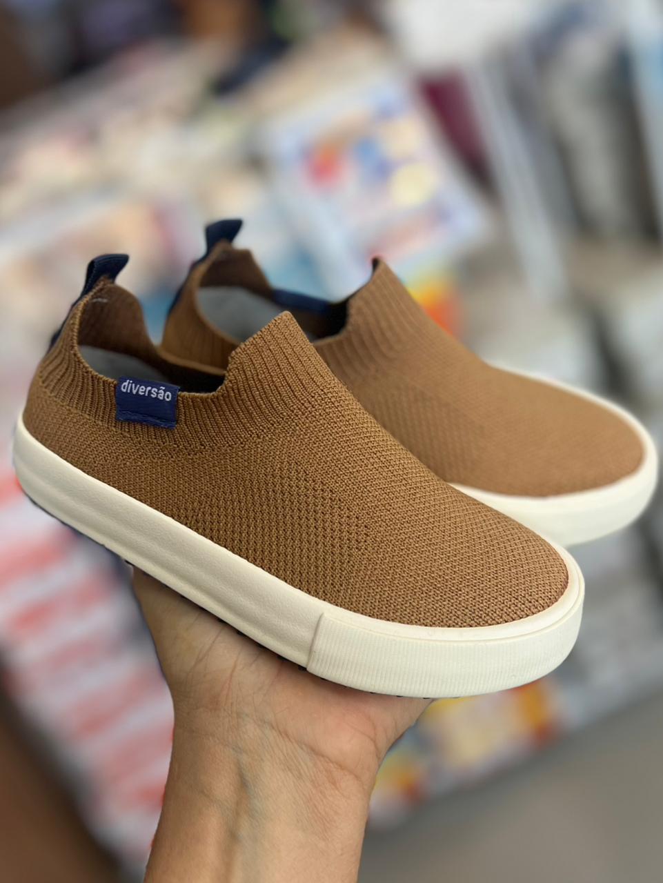 TÊNIS INFANTIL RUGGY NOAH CALÇA FÁCIL MENINO DIVERSÃO - CARAMELO