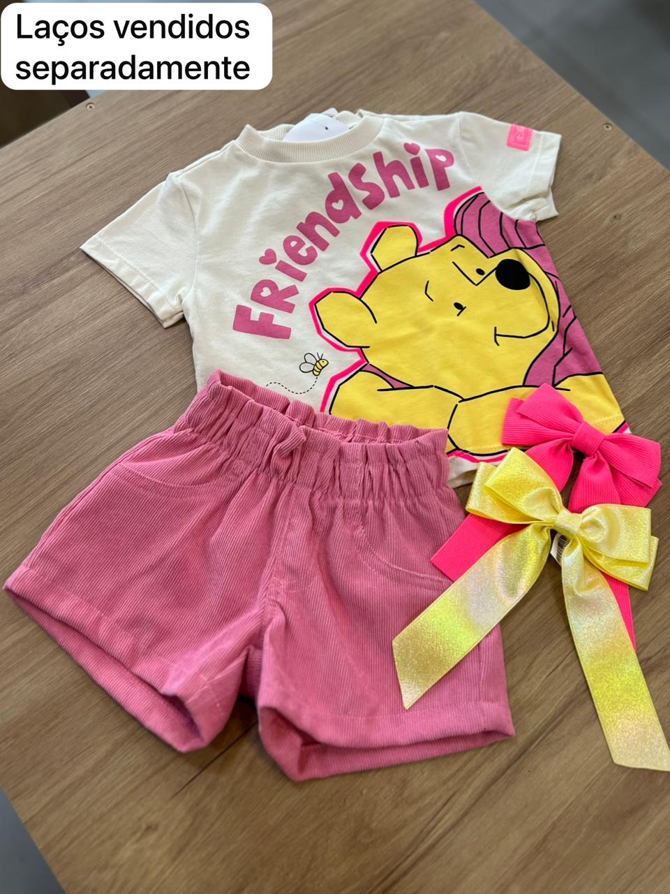 CONJUNTO BLUSA MANGA CURTA URSINHO POOH E LEITÃO MOMENTO FELIZ E SHORT CANELADO MENINA BIMBI - BEGE/ROSA
