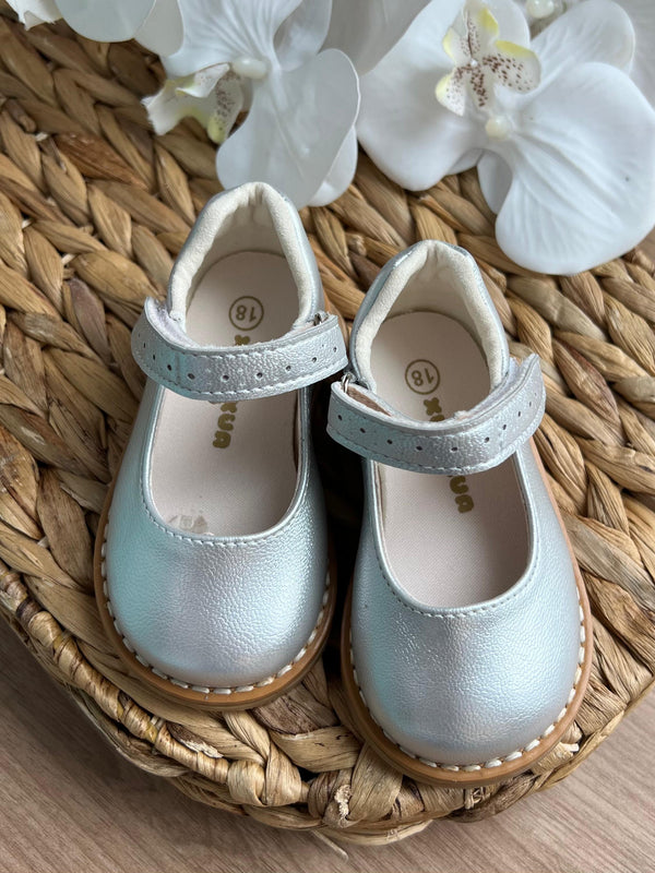 SAPATO SAPATILHA ALÇA VELCRO FUROS MENINA XUA XUA