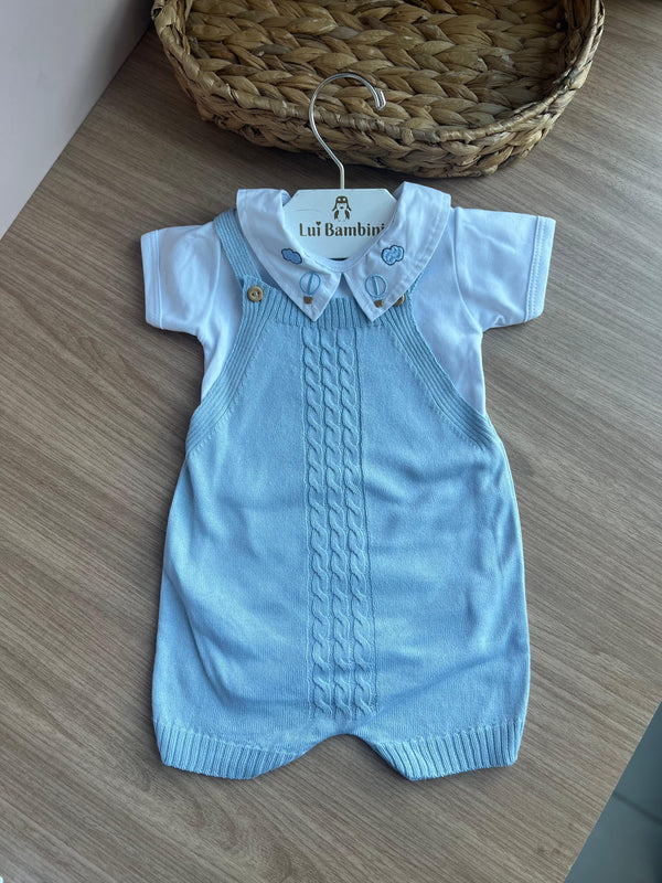 CONJUNTO BODY MANGA CURTA E JARDINEIRA TRICÔ NUVENS E BALÕES BORDADOS MENINO LUI BAMBINI