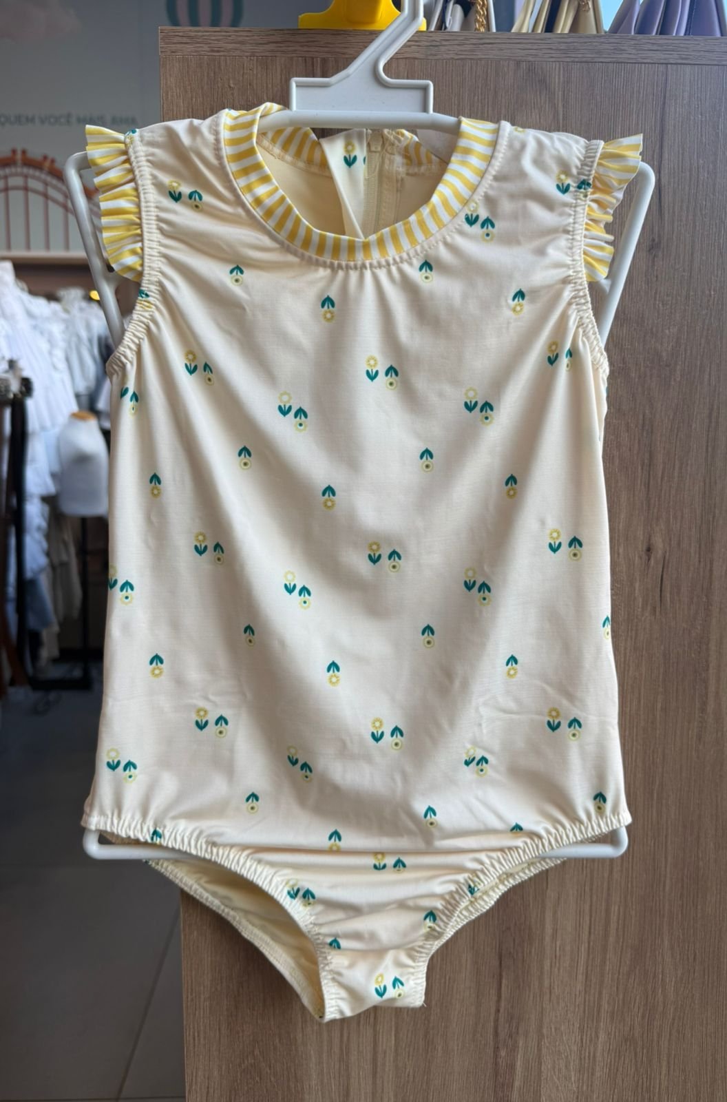 MAIÔ ALÇA BABADO LISTRADO FLORES UV50+ MENINA TIP TOP - AMARELO