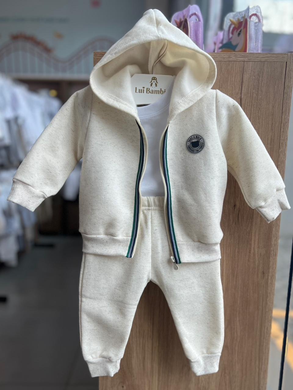 CONJUNTO JAQUETA MANGA LONGA ZÍPER CAPUZ MINIMALISTA E CALÇA MENINO PULLA BULLA - OFF