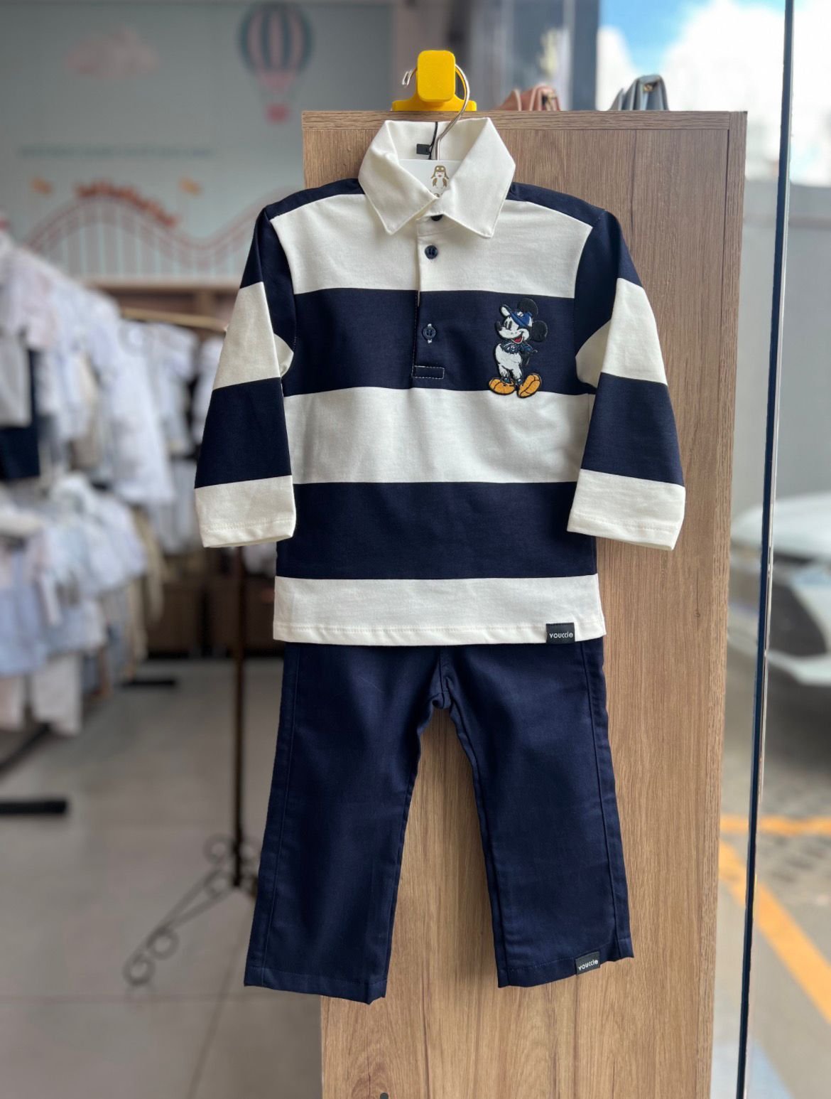 CONJUNTO CAMISA MANGA LONGA POLO LISTRADA PATCH MICKEY MOUSE TREINADOR E CALÇA MENINO YOUCCIE - OFF/MARINHO