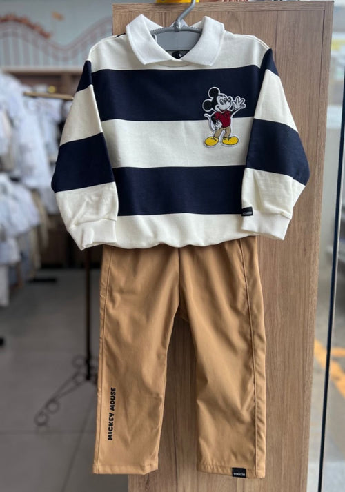 CONJUNTO CASACO MANGA LONGA GOLA POLO LISTRADO MICKEY MOUSE PATCH E CALÇA MENINO YOUCCIE - MARINHO/BEGE