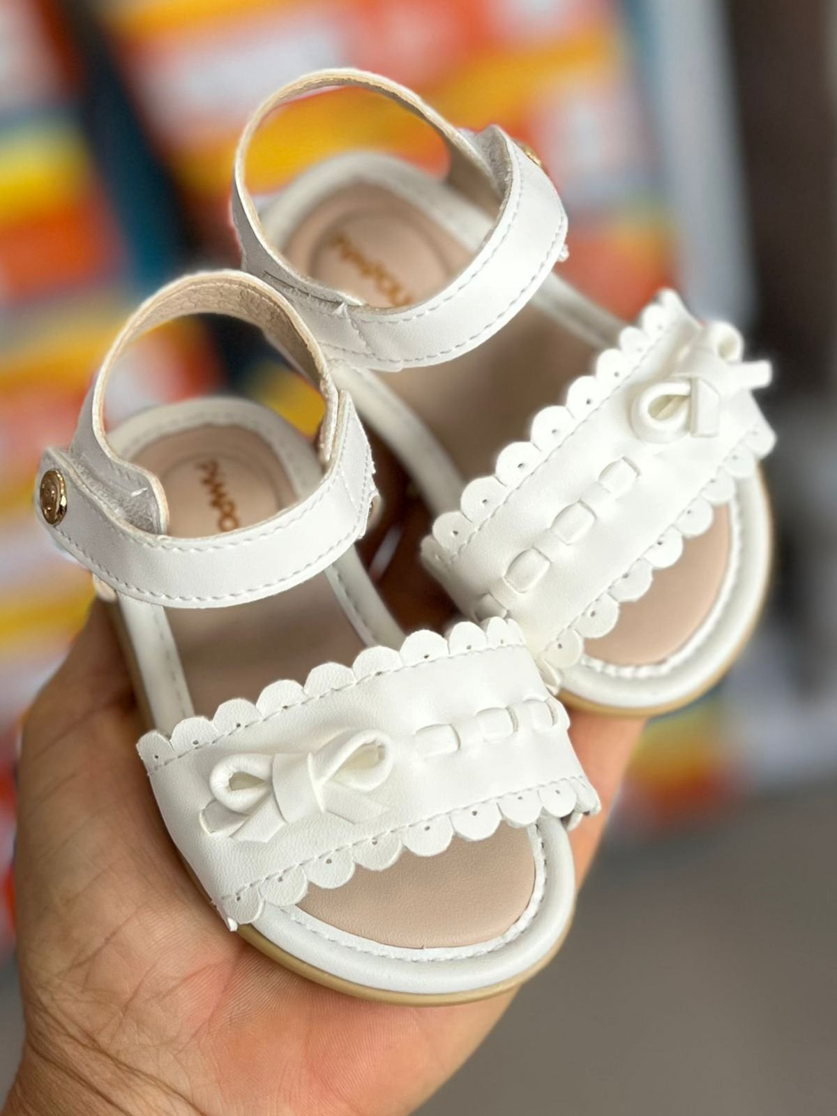 SANDÁLIA ALÇA VELCRO LAÇO FURINHOS BATIZADO MENINA PIMPOLHO - BRANCO