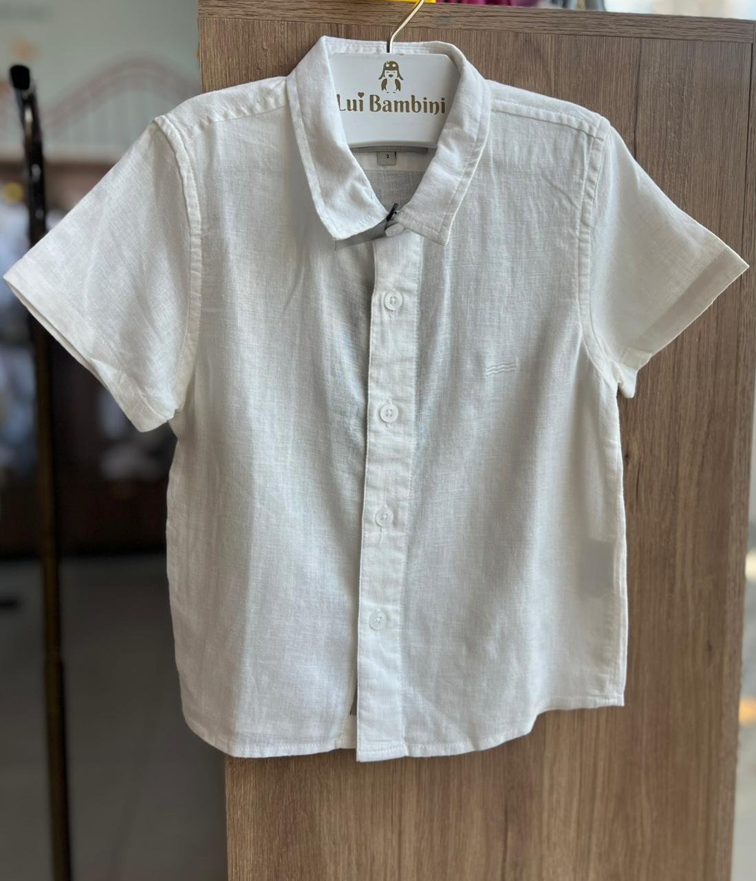 CAMISA MANGA CURTA LINHO BOTÕES MINIMALISTA BORDADO MENINO KING&JOE - OFF
