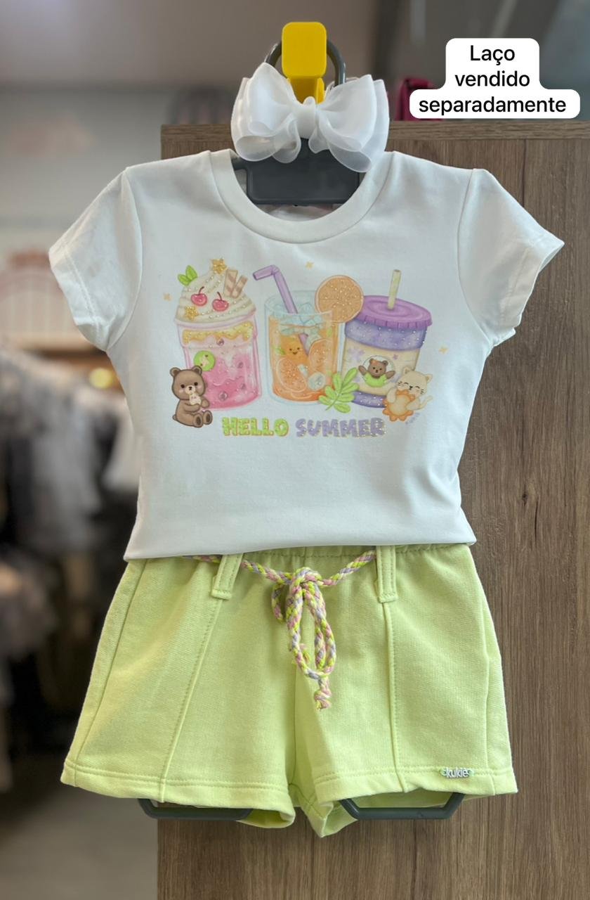 CONJUNTO BLUSA MANGA CURTA HELLO SUMMER STRASS SUCOS E SHORT MENINA KUKIÊ - OFF/VERDE