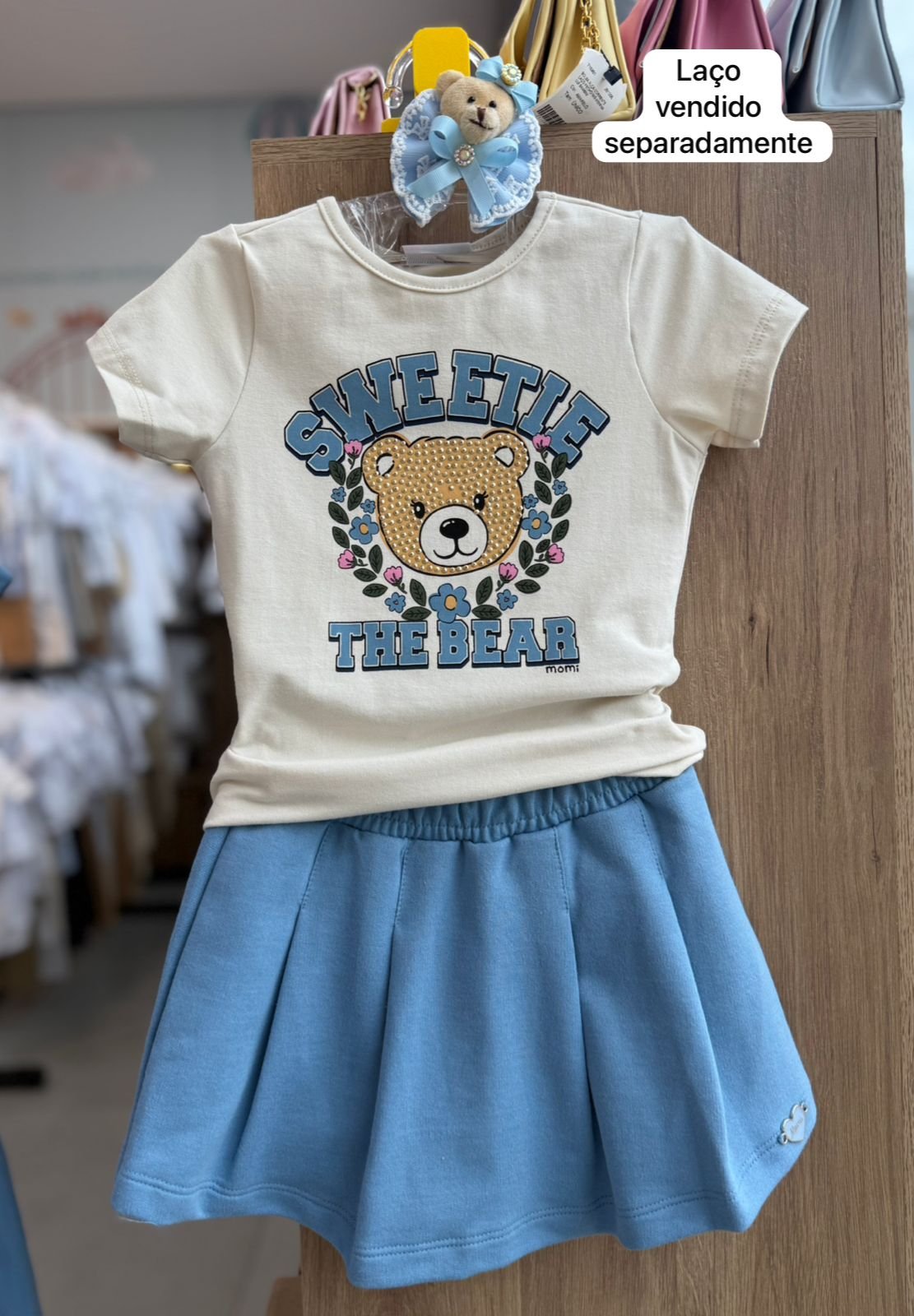 CONJUNTO BLUSA MANGA CURTA URSO STRASS FLORES SWEETIE E SHORT MENINA MOMI - BEGE/AZUL