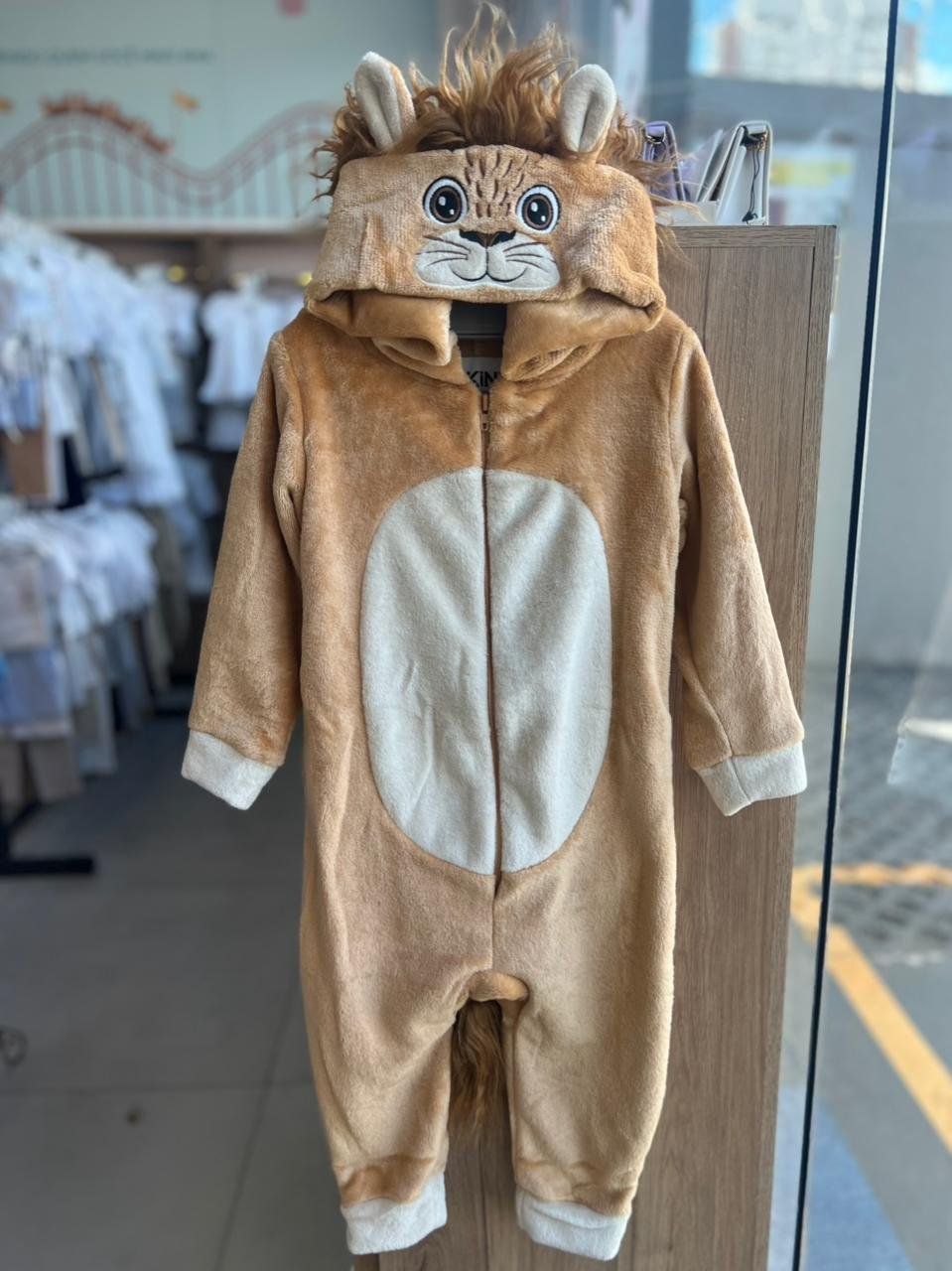 MACACÃO KIGURUMI MANGA LONGA LEÃO PELINHOS ZÍPER CAPUZ MENINO FAKINI - CARAMELO