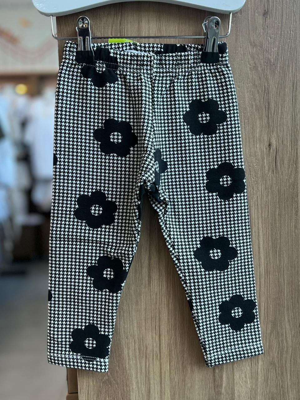 CALÇA LEGGING FLORES PIED DE POULE ELÁSTICO CÓS MENINA FAKINI - PRETO